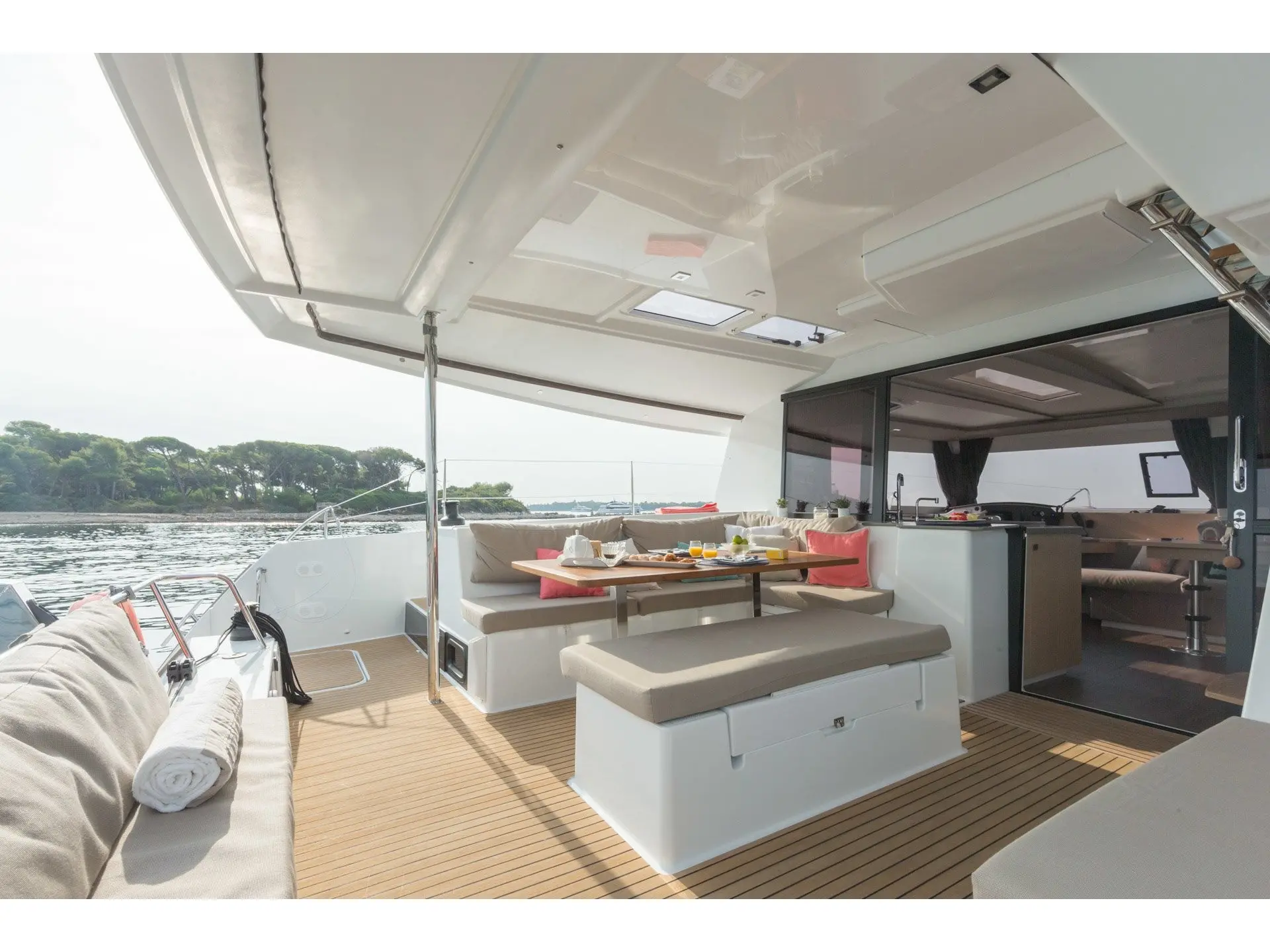 Photo #9 - Helia 44 (4 cabs) (Lounge) in Tivat - 23337