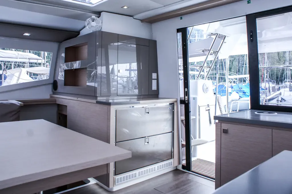 Helia 44 (4 cabs) (Lounge)  - 7