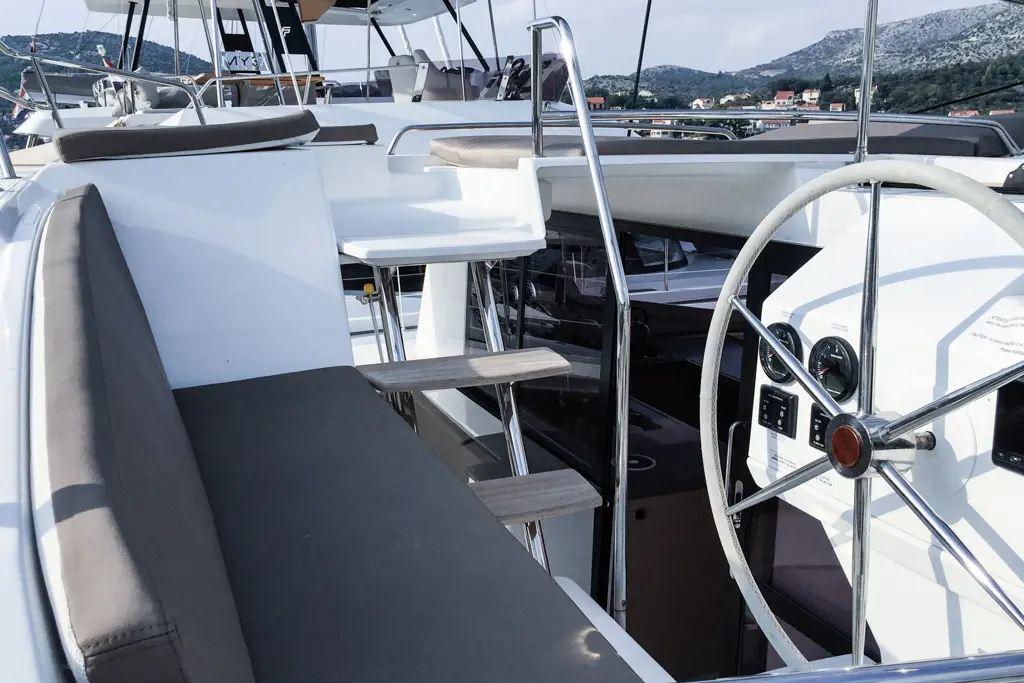 Photo #18 - Helia 44 (4 cabs) (Lounge) in Tivat - 23337