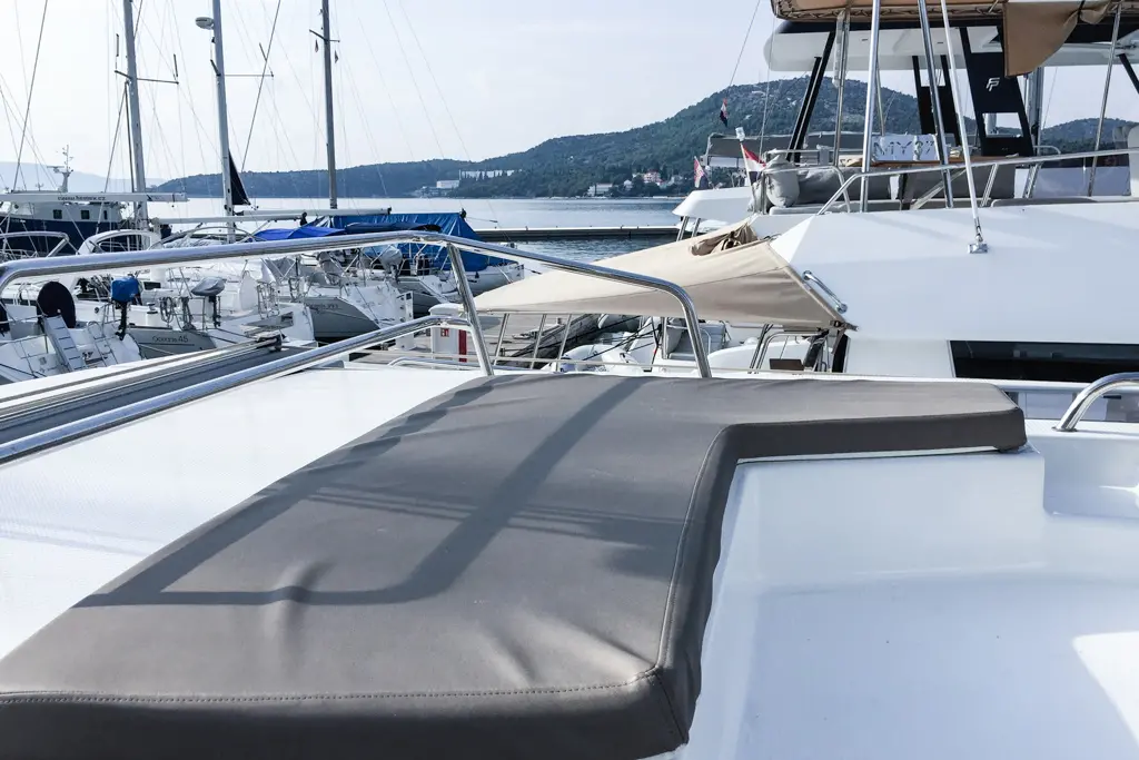 Photo #13 - Helia 44 (4 cabs) (Lounge) in Tivat - 23337