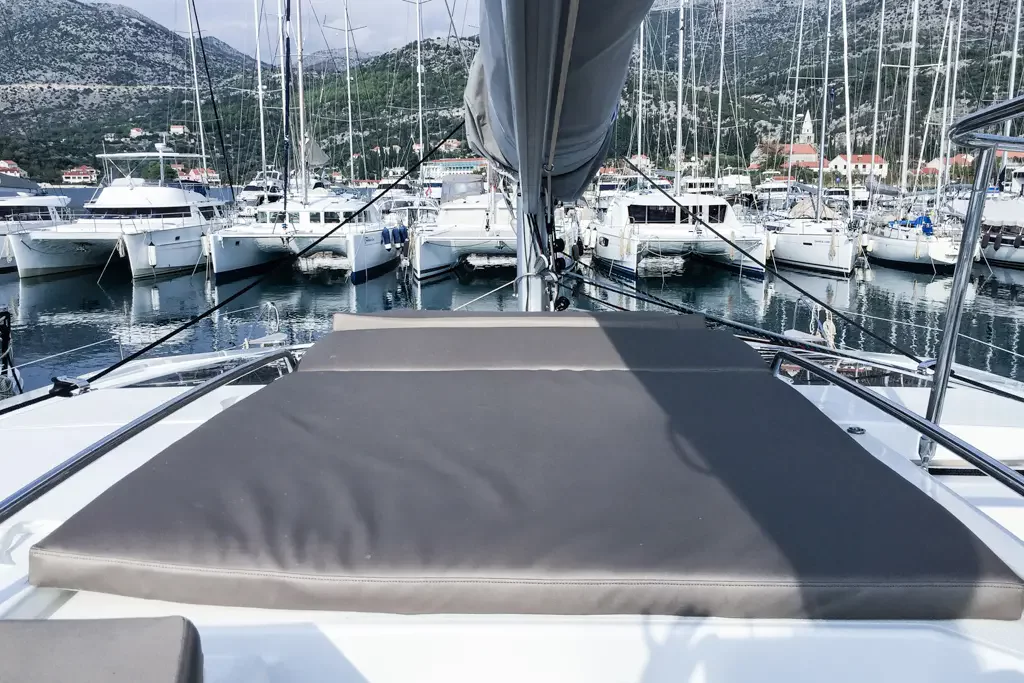 Helia 44 (4 cabs) (Lounge)  - 13