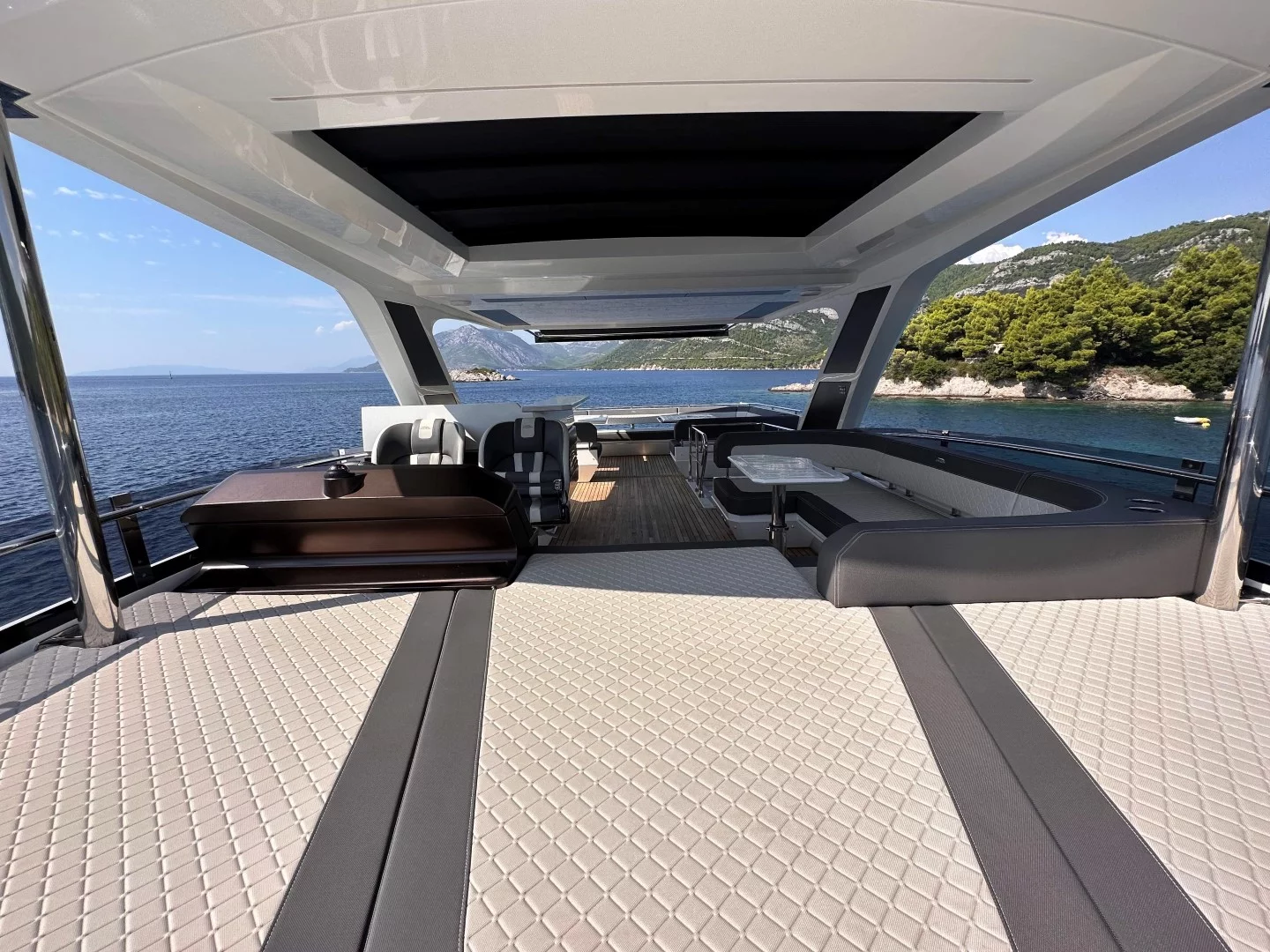 Galeon 680 Fly (PARADISE)  - 2