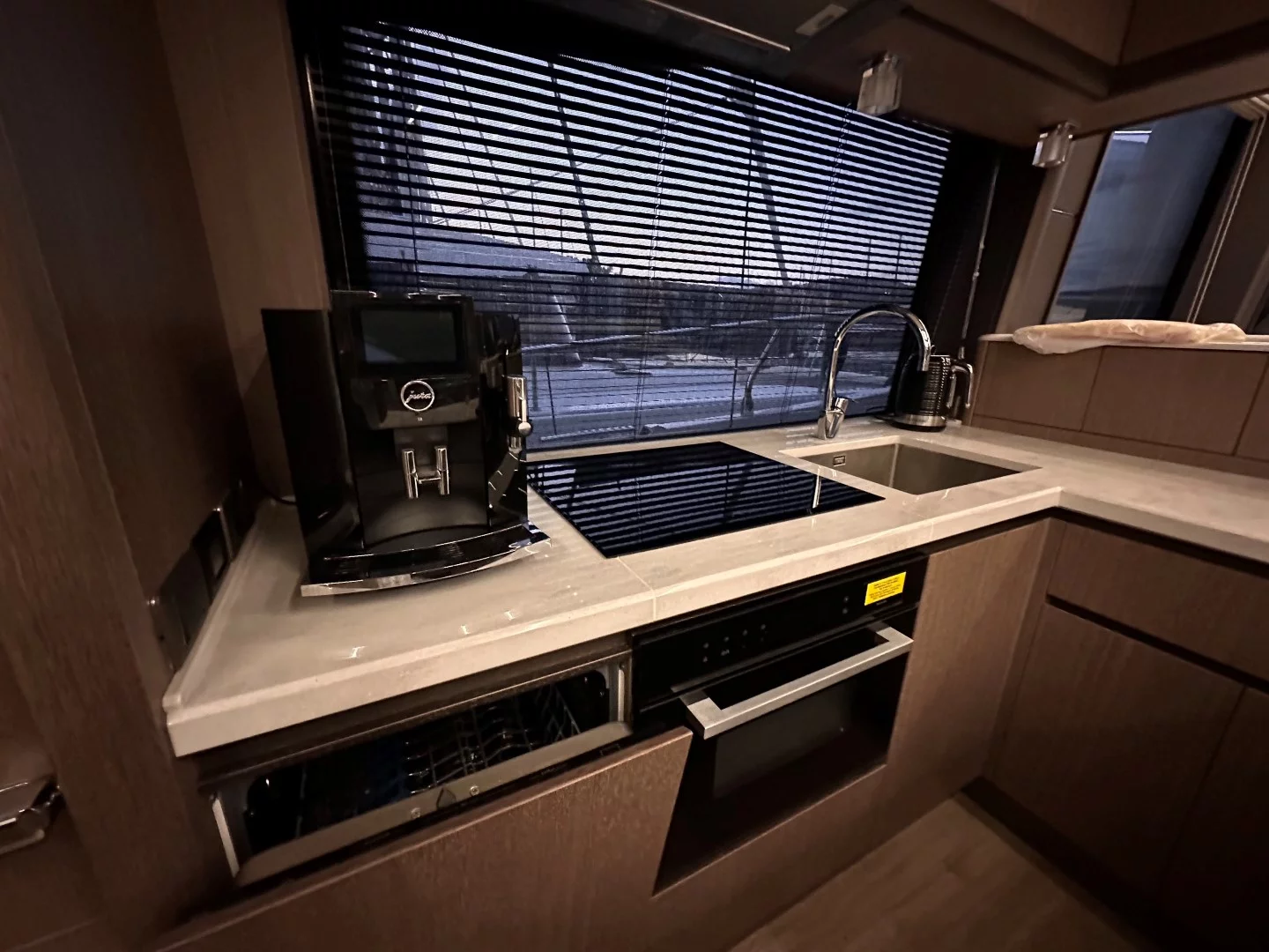 Galeon 680 Fly (PARADISE)  - 9
