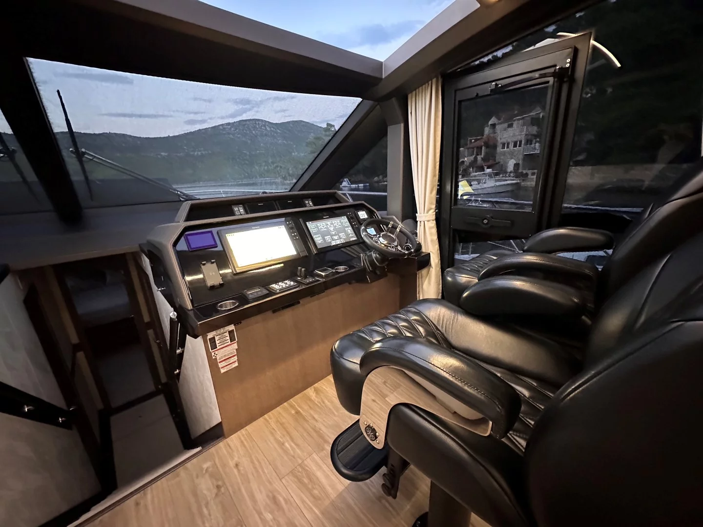 Galeon 680 Fly (PARADISE)  - 22