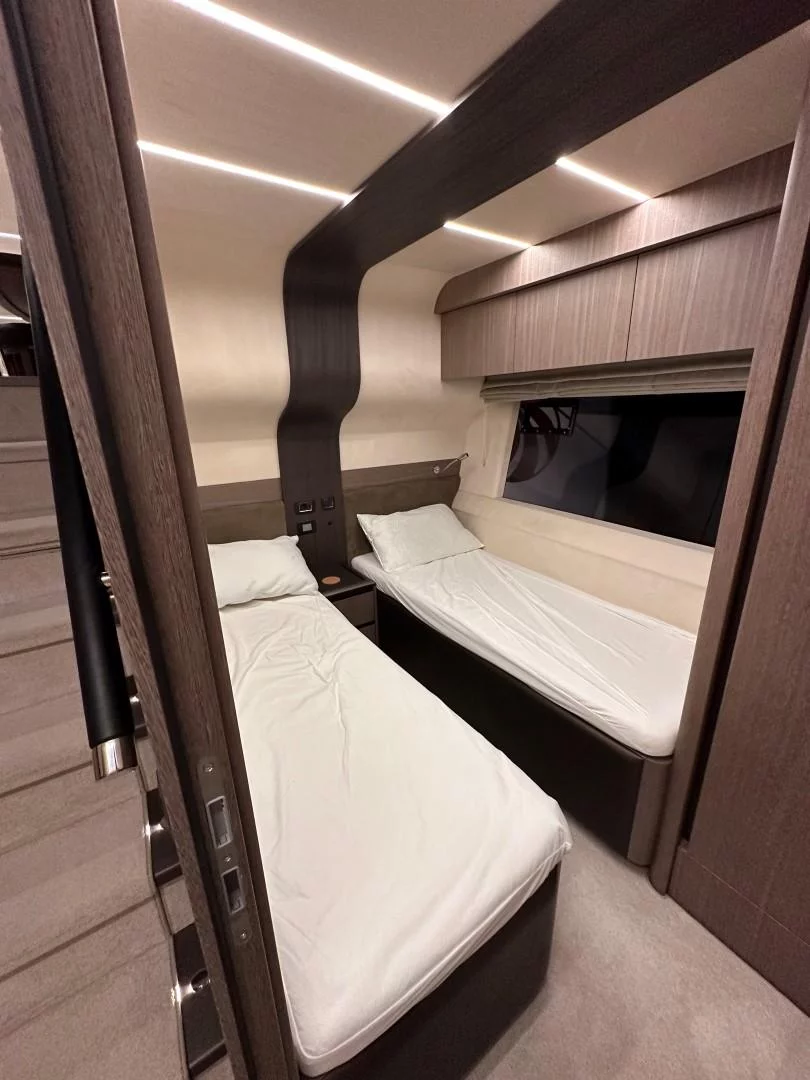 Galeon 680 Fly (PARADISE)  - 18