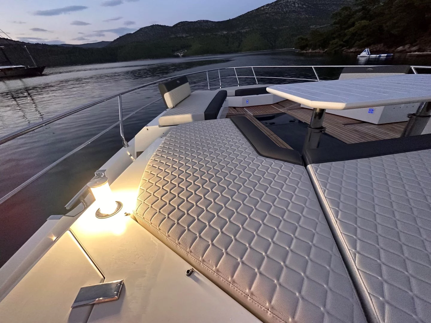 Galeon 680 Fly (PARADISE)  - 21