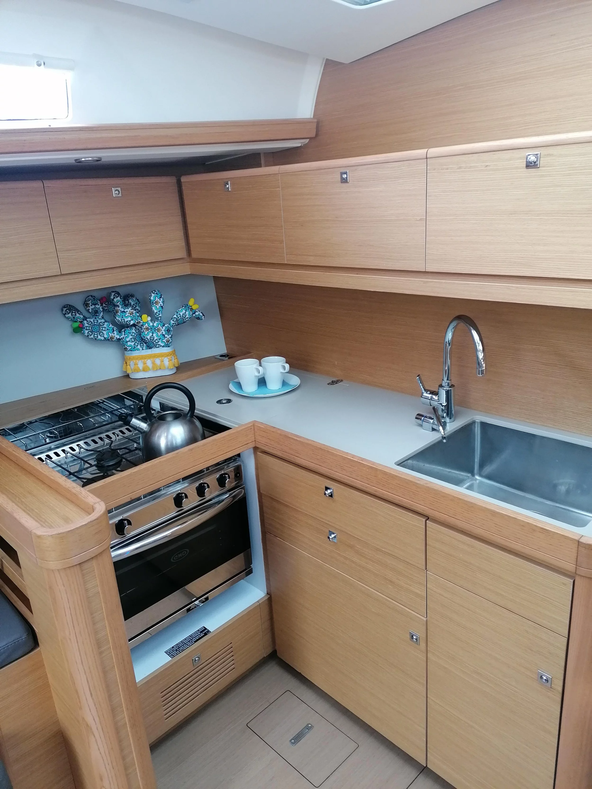 Dufour 460 GL (Serendipity) Kitchen - 8
