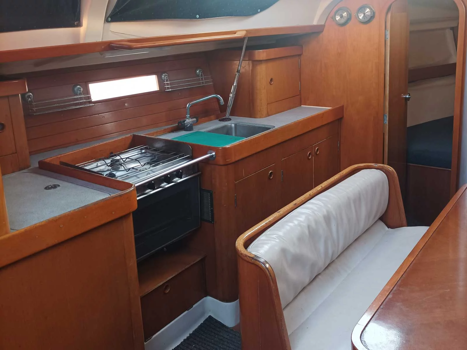 Oceanis 37 (Nela) Interior image - 1