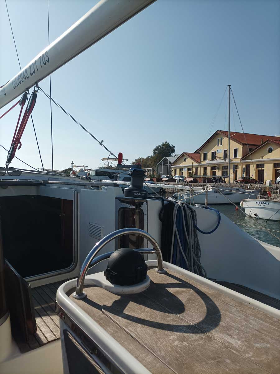 Photo #6 - Oceanis 37 (Nela) en Lefkada - 23347