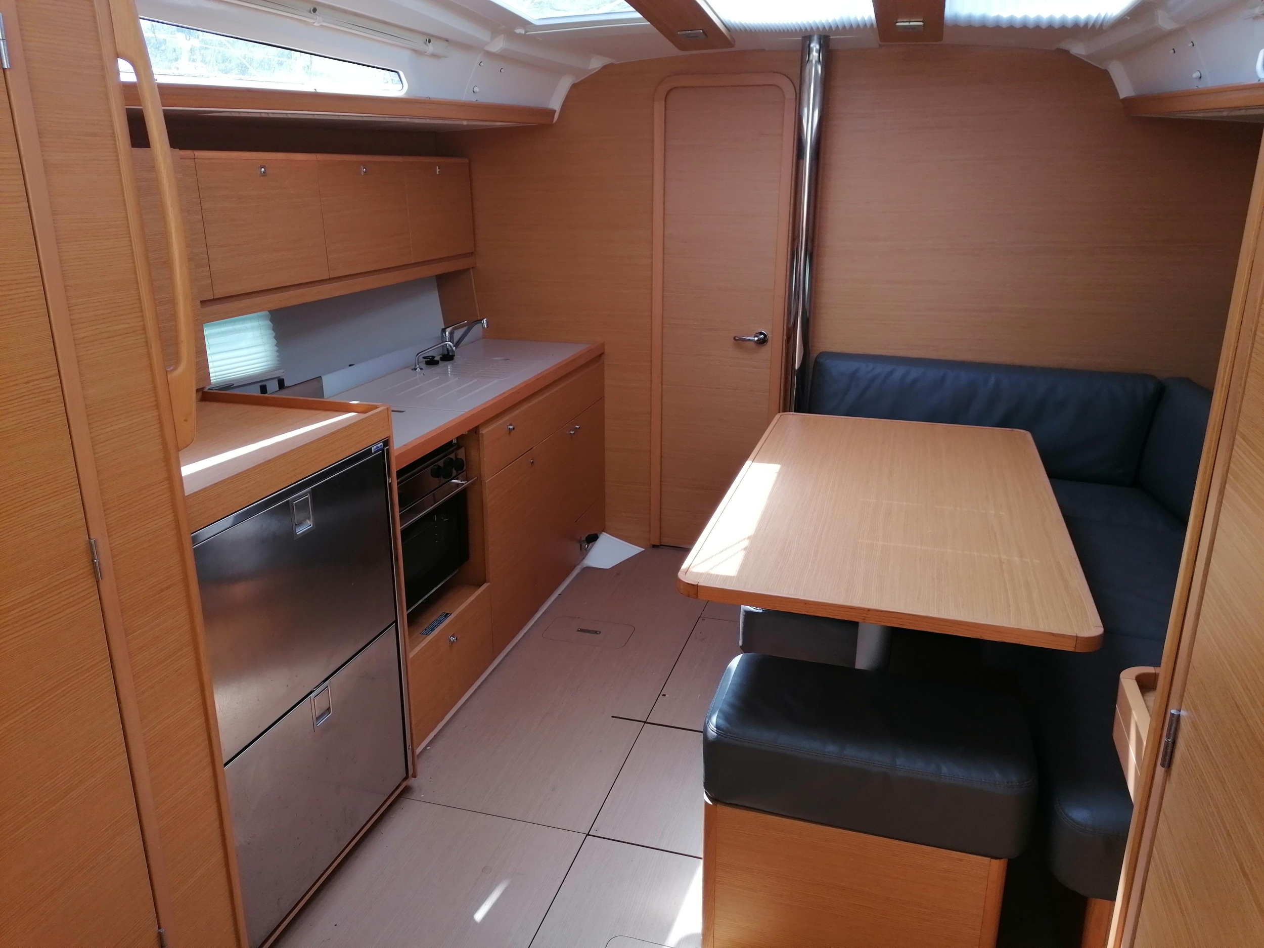 Photo #9 - Dufour 390 Grand Large (Parbleu) in Capo d'Orlando - 9061