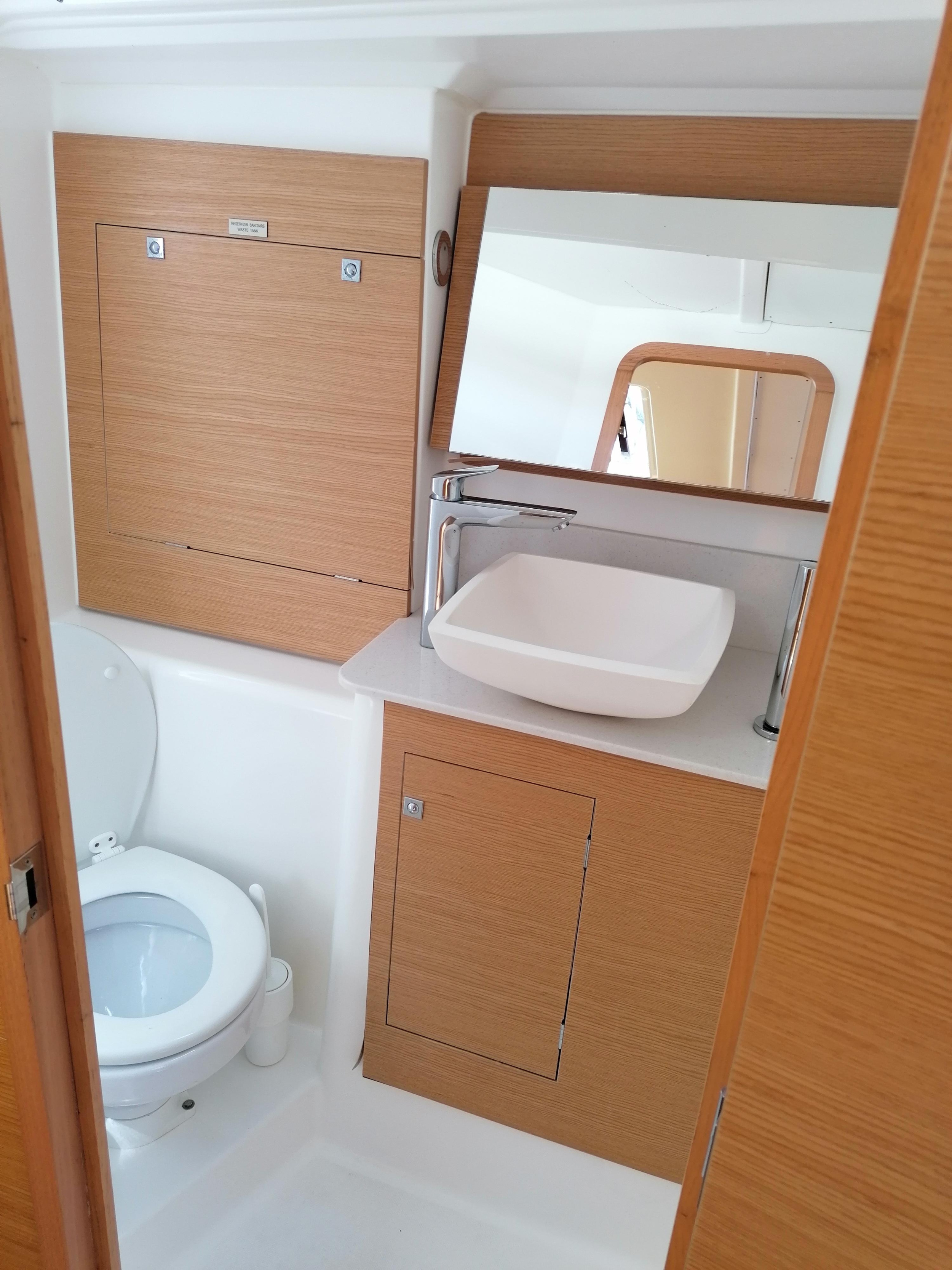 Photo #8 - Dufour 390 Grand Large (Parbleu) in Capo d'Orlando - 9061