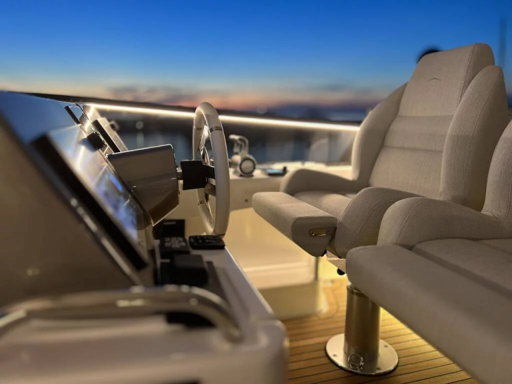 Azimut Magellano 66 (Moon Light)  - 50