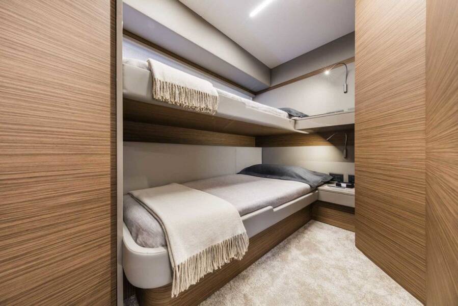Photo #11 - Ferretti 450 (Lady Esmeralda) in Podstrana - 23359