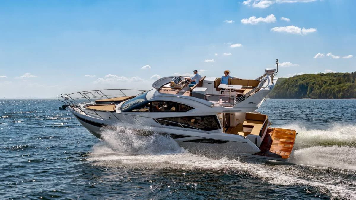 Galeon 420 Fly (Amber Blue)  - 28