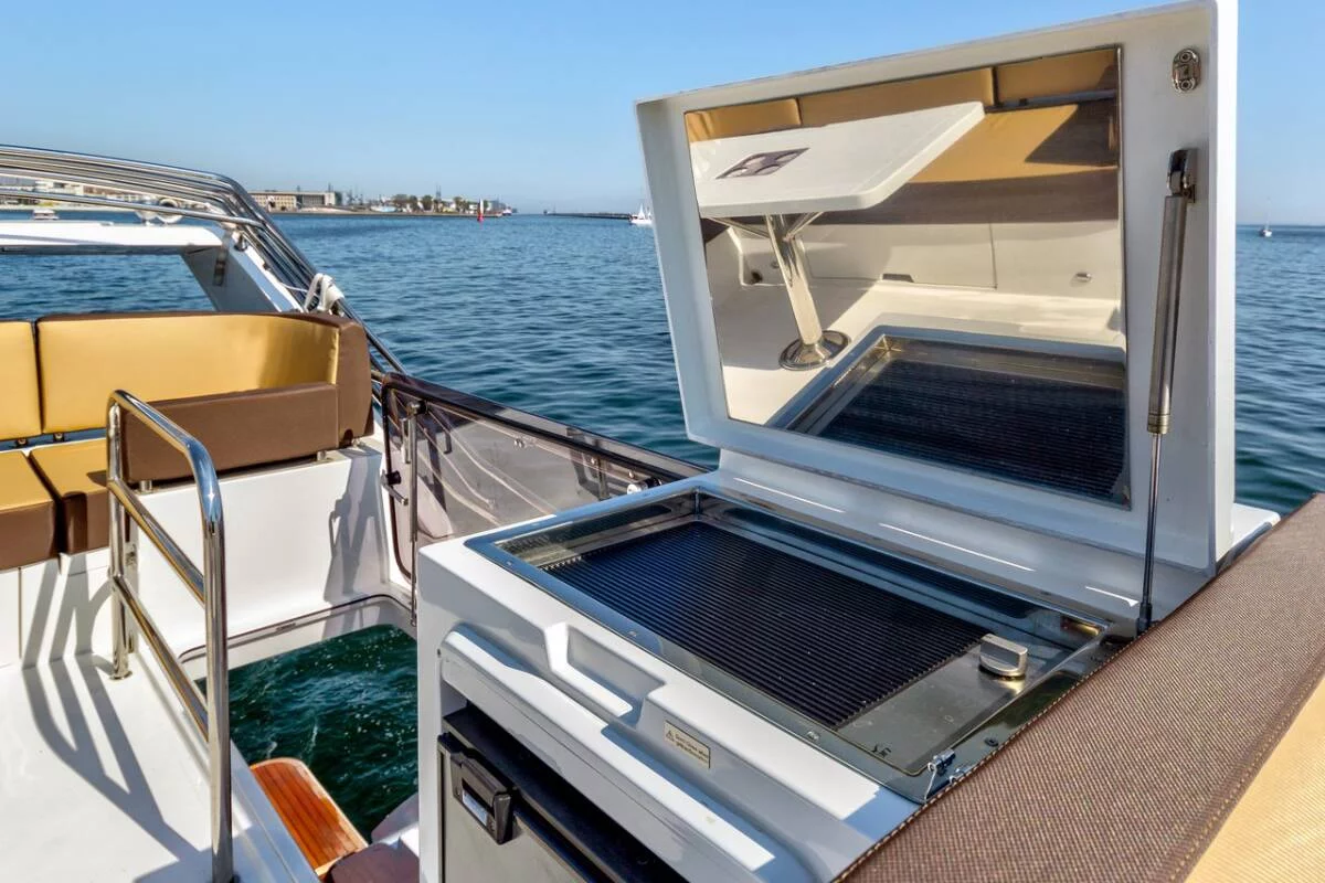 Galeon 420 Fly (Amber Blue)  - 21