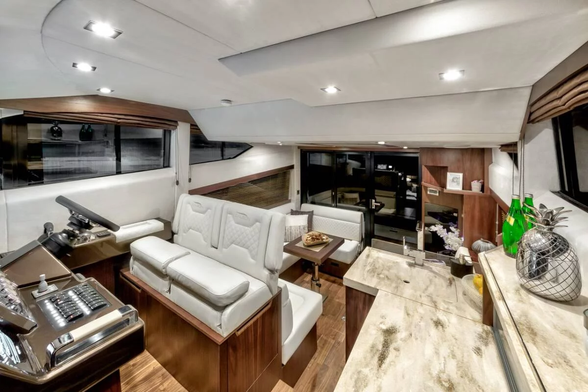 Galeon 420 Fly (Amber Blue)  - 17