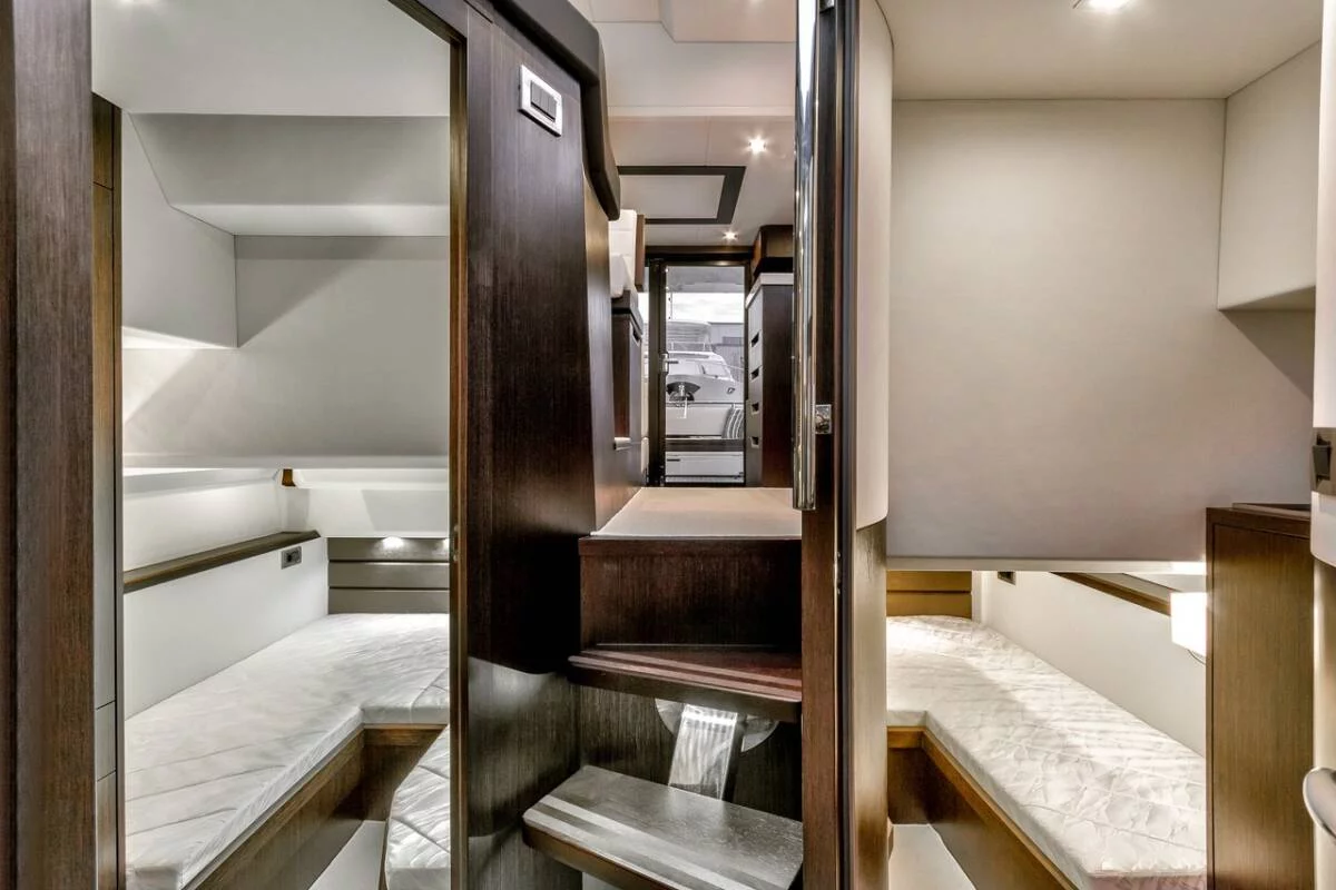Galeon 420 Fly (Amber Blue)  - 25