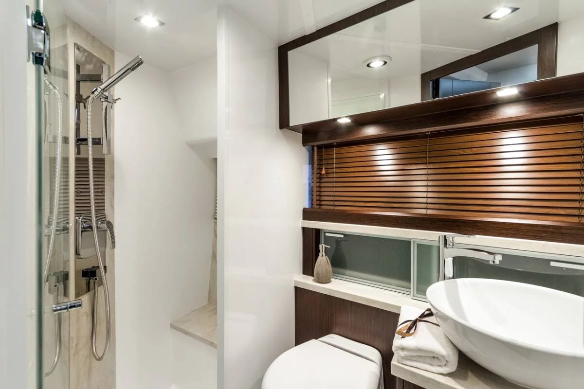 Galeon 420 Fly (Amber Blue)  - 8