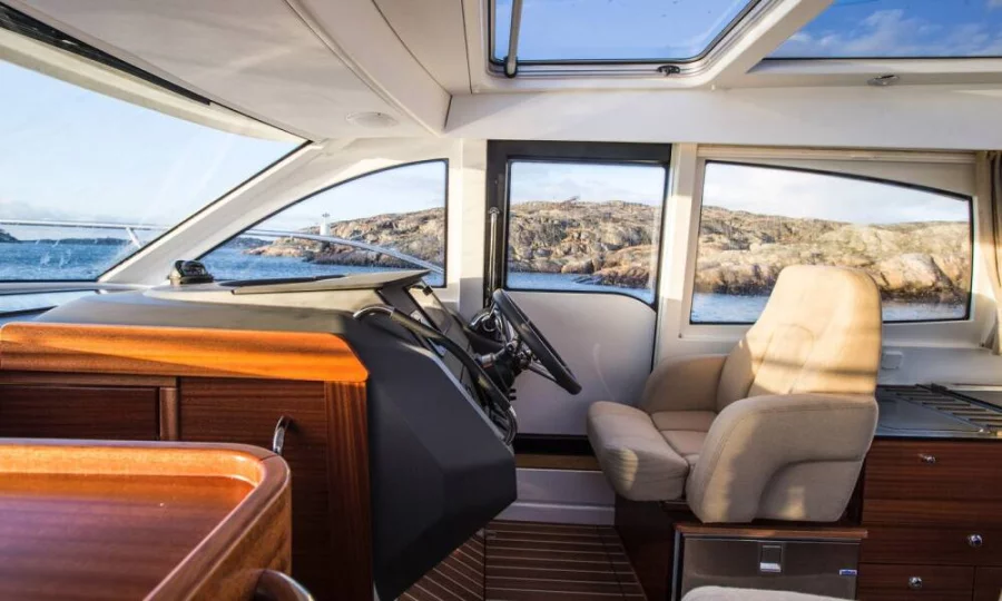 Nimbus 305 Coupe (Fourlux II)  - 11