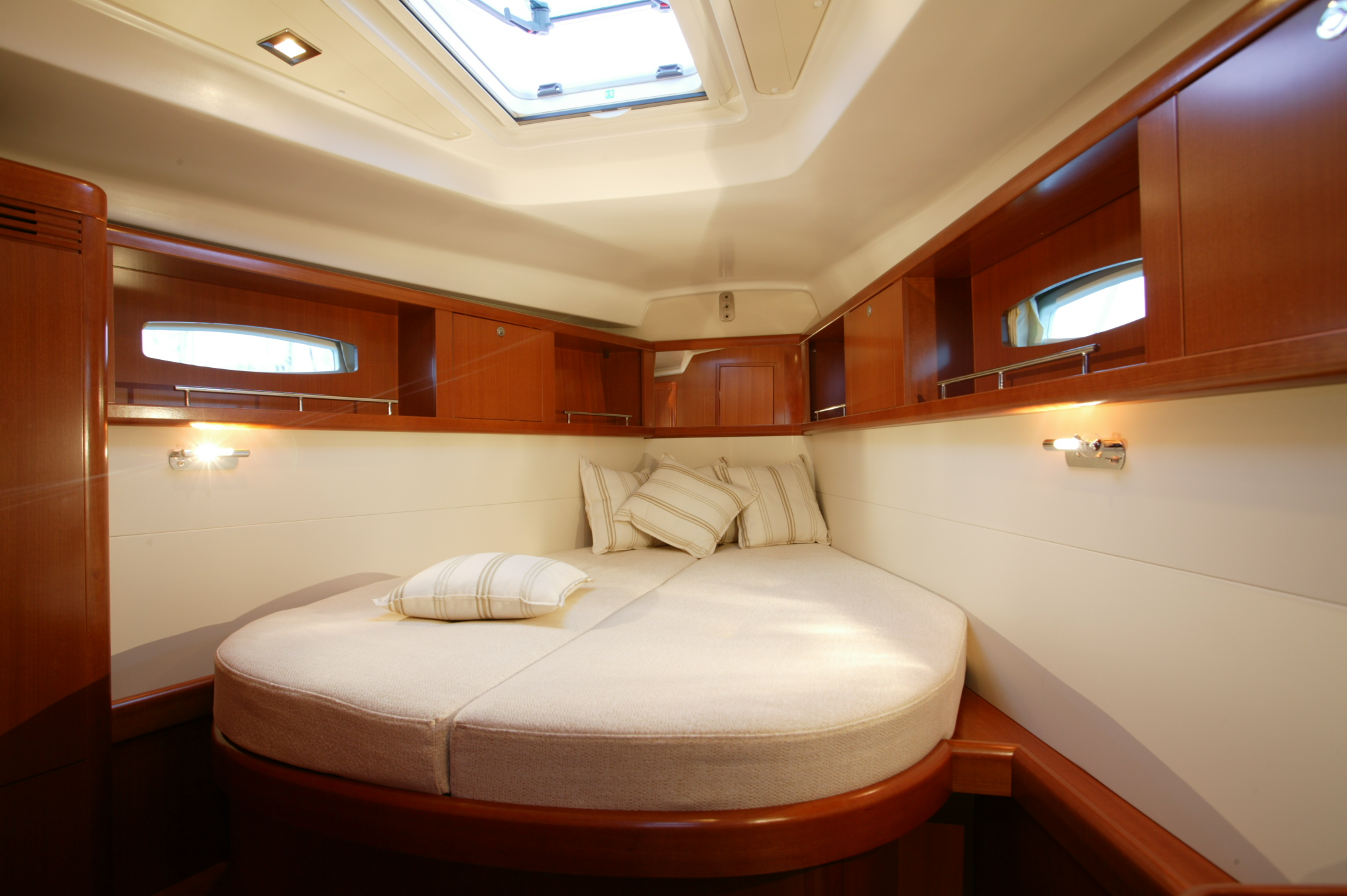 Photo #2 - Oceanis 46 (Anegada) in Athen - 23378