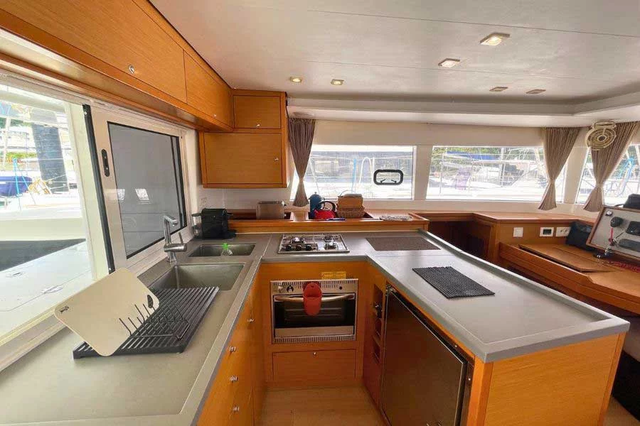 Lagoon 450 (Tide Born)  - 8