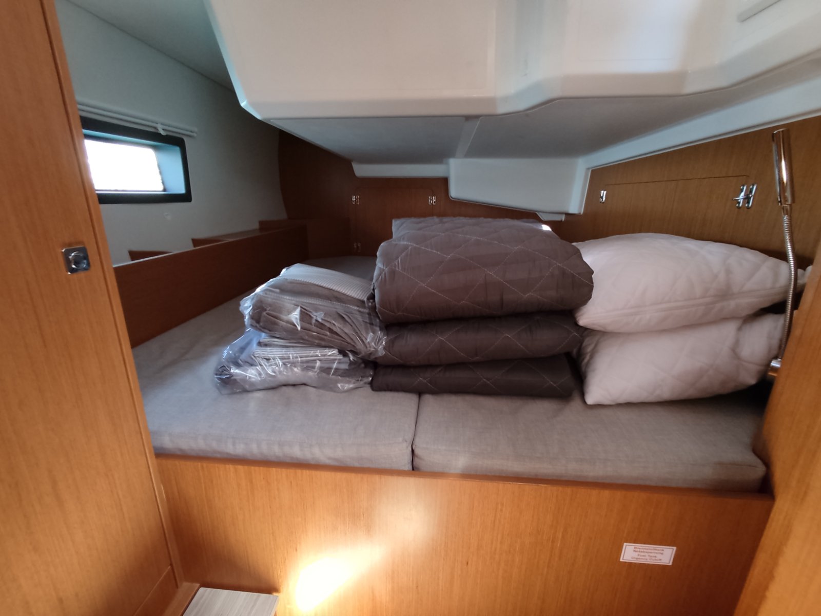 Photo #10 - Bavaria C42 (Nirvana) in Volos - 15750