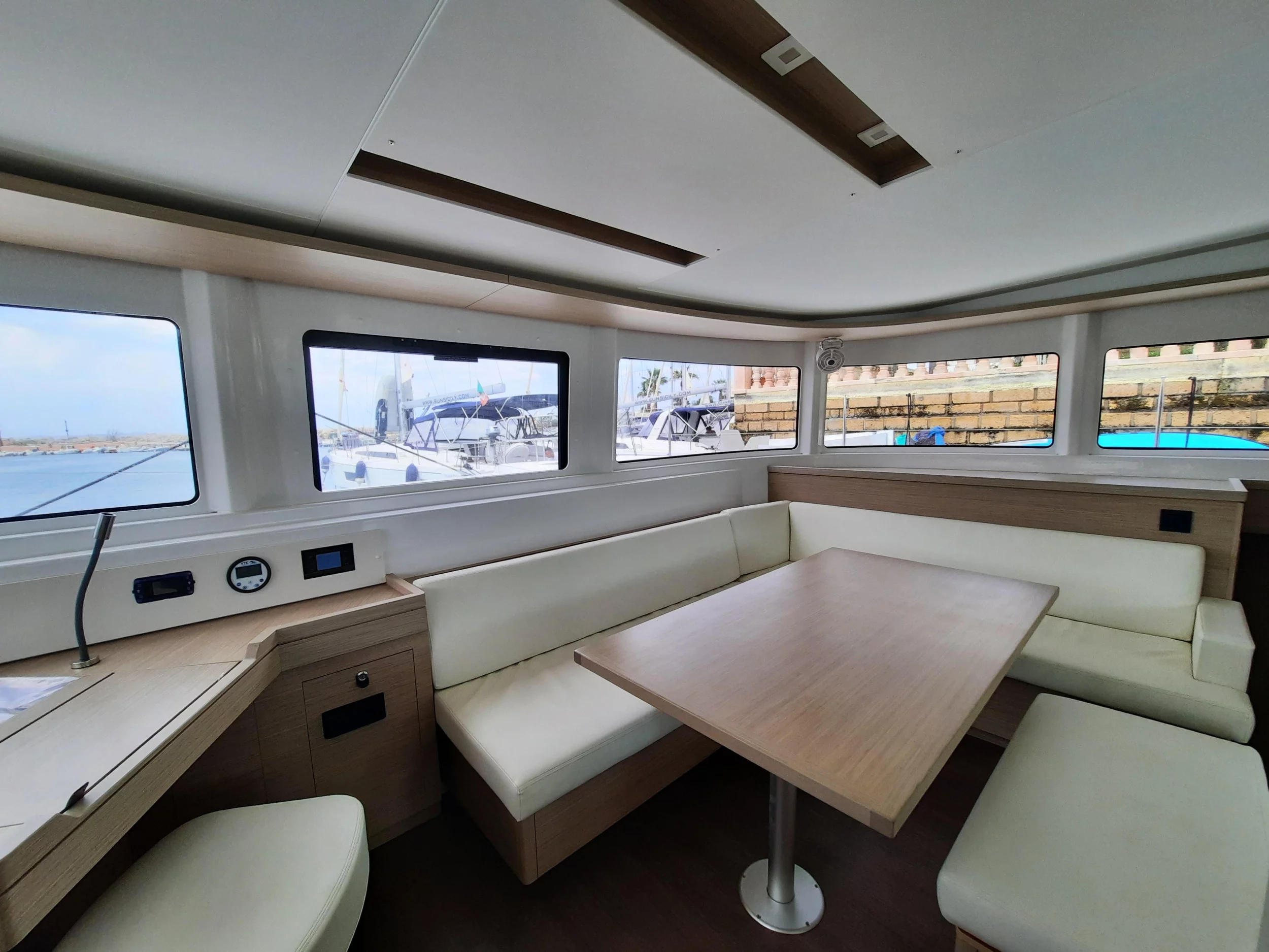Lagoon 46 (ALBA) Interior image - 2