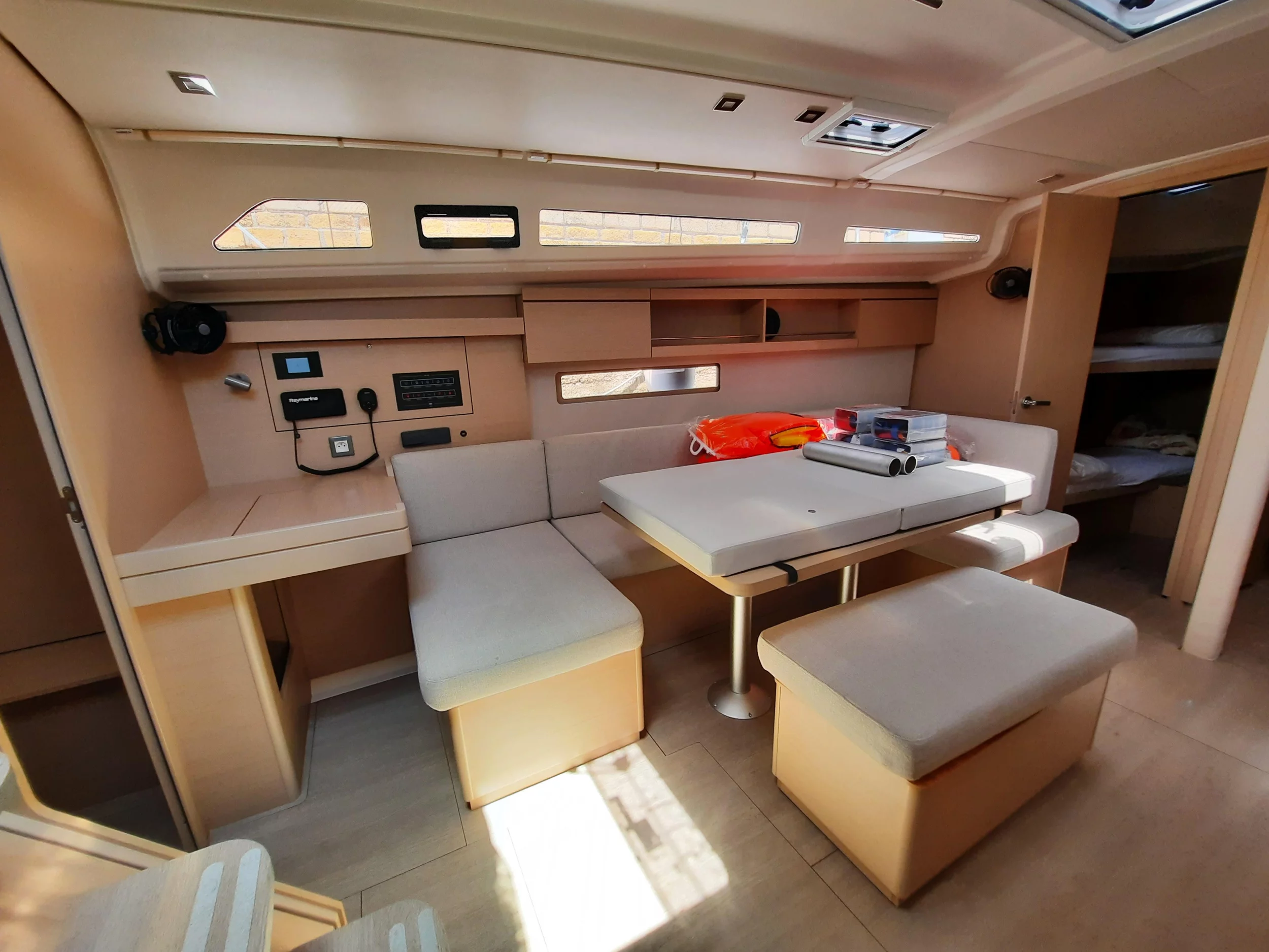 Oceanis 40.1 (Senza Dubbi II) Interior image - 4