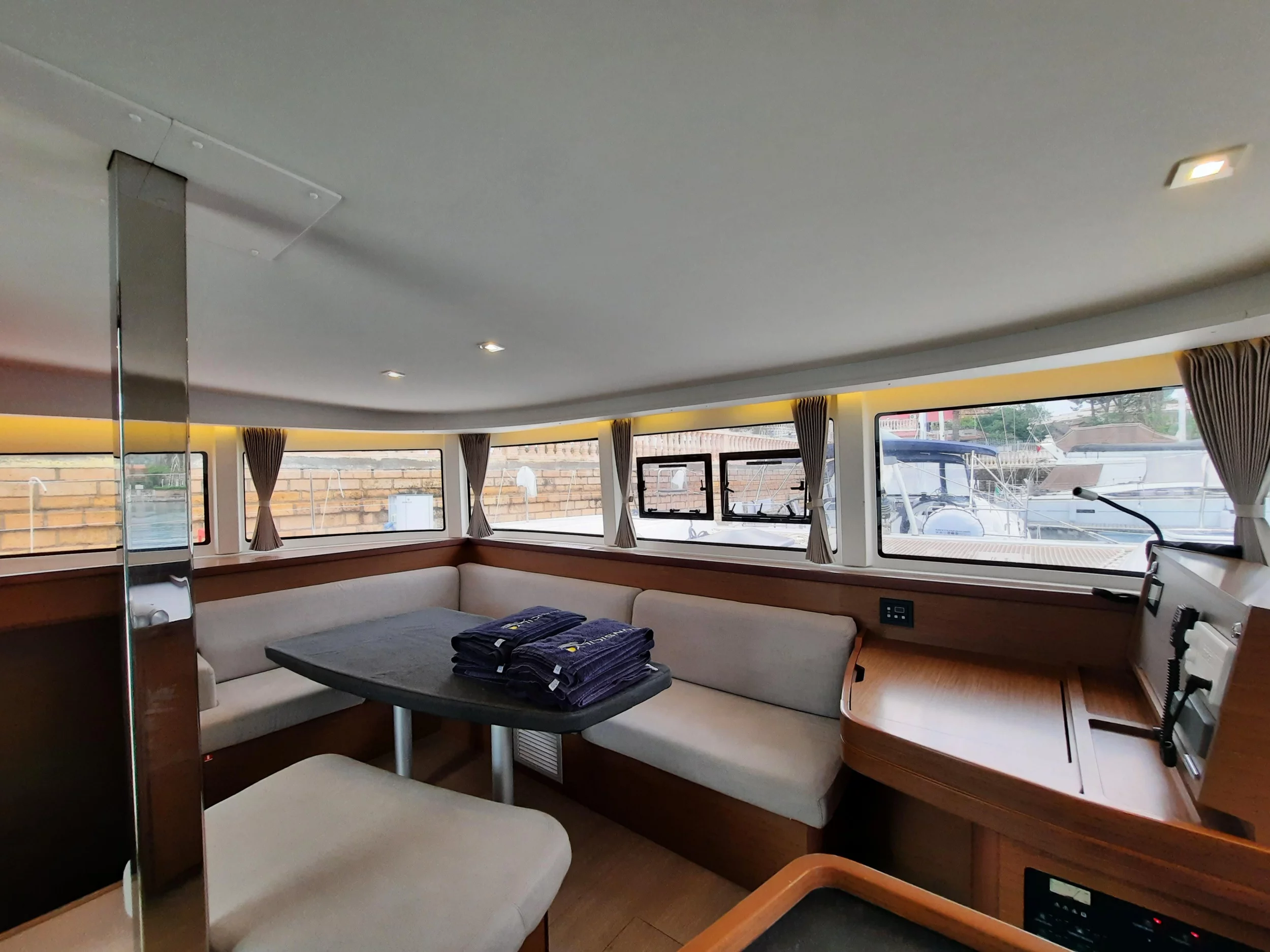 Lagoon 42 (Senza SE ( and )) Interior image - 2