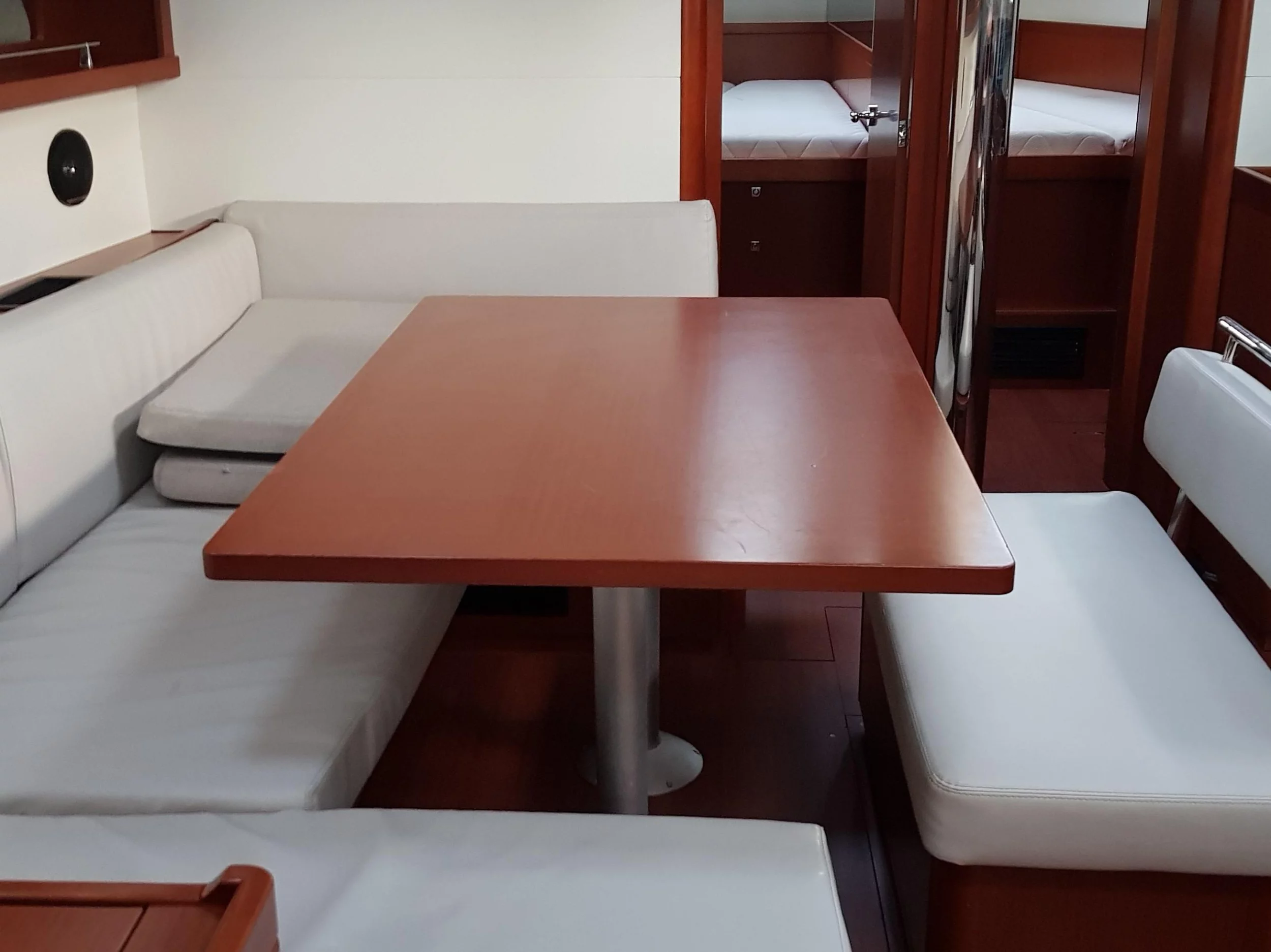 Oceanis 48 (Senza Fine ( and )) Interior image - 2