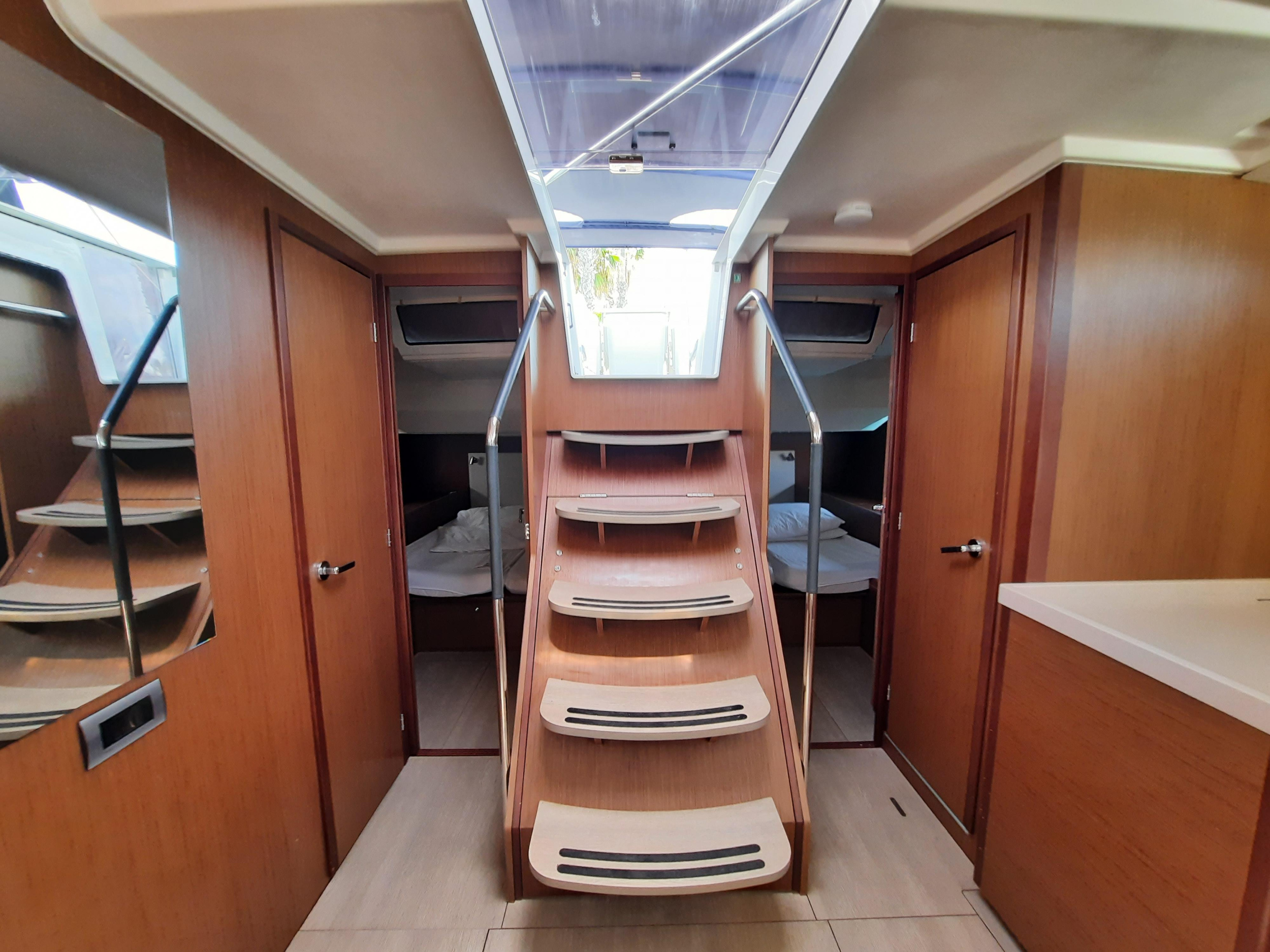 Photo #8 - Oceanis 51.1 (Senza Confini II) in Portorosa - 23433