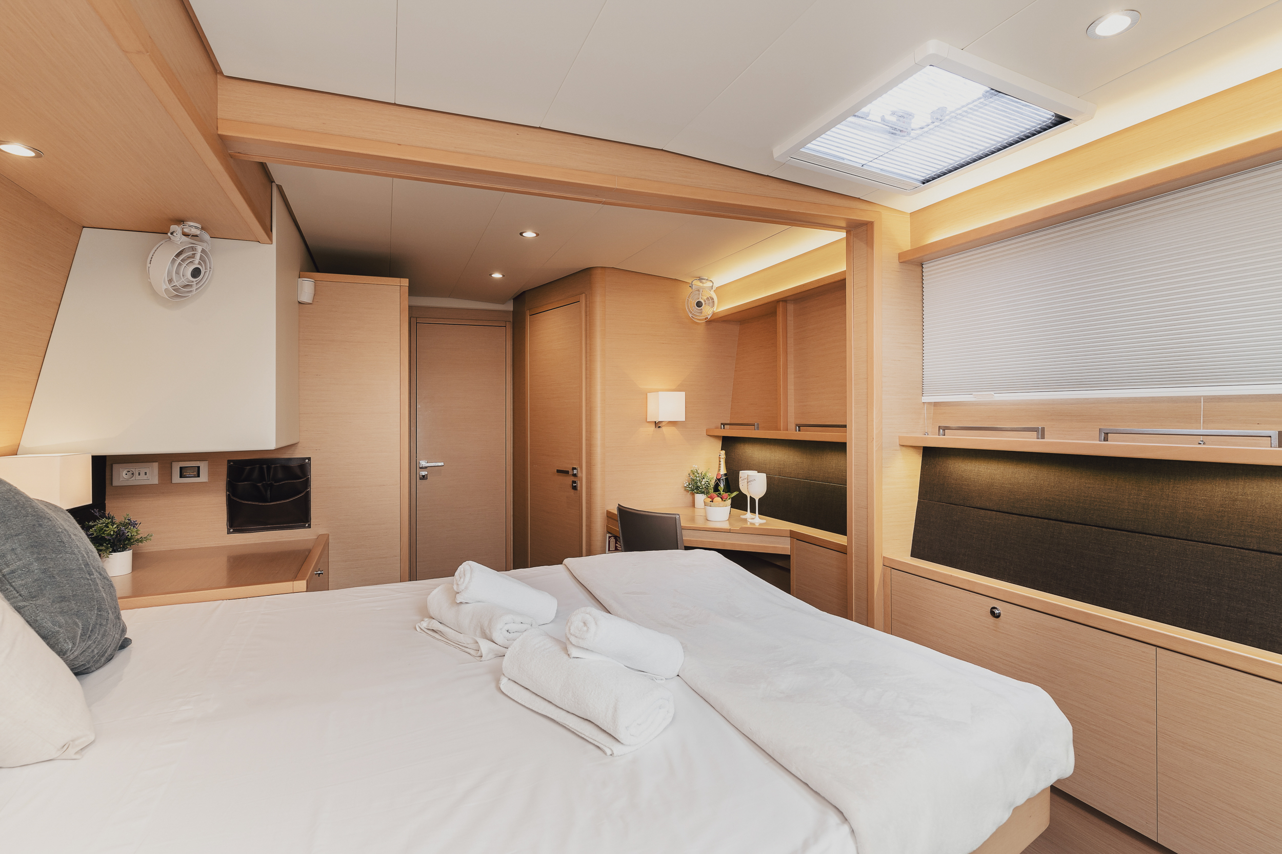 Photo #14 - Lagoon 560 S2 FULL EQUIPE LUXE (Baltsar) in Sant Antoni de Portmany - 17808