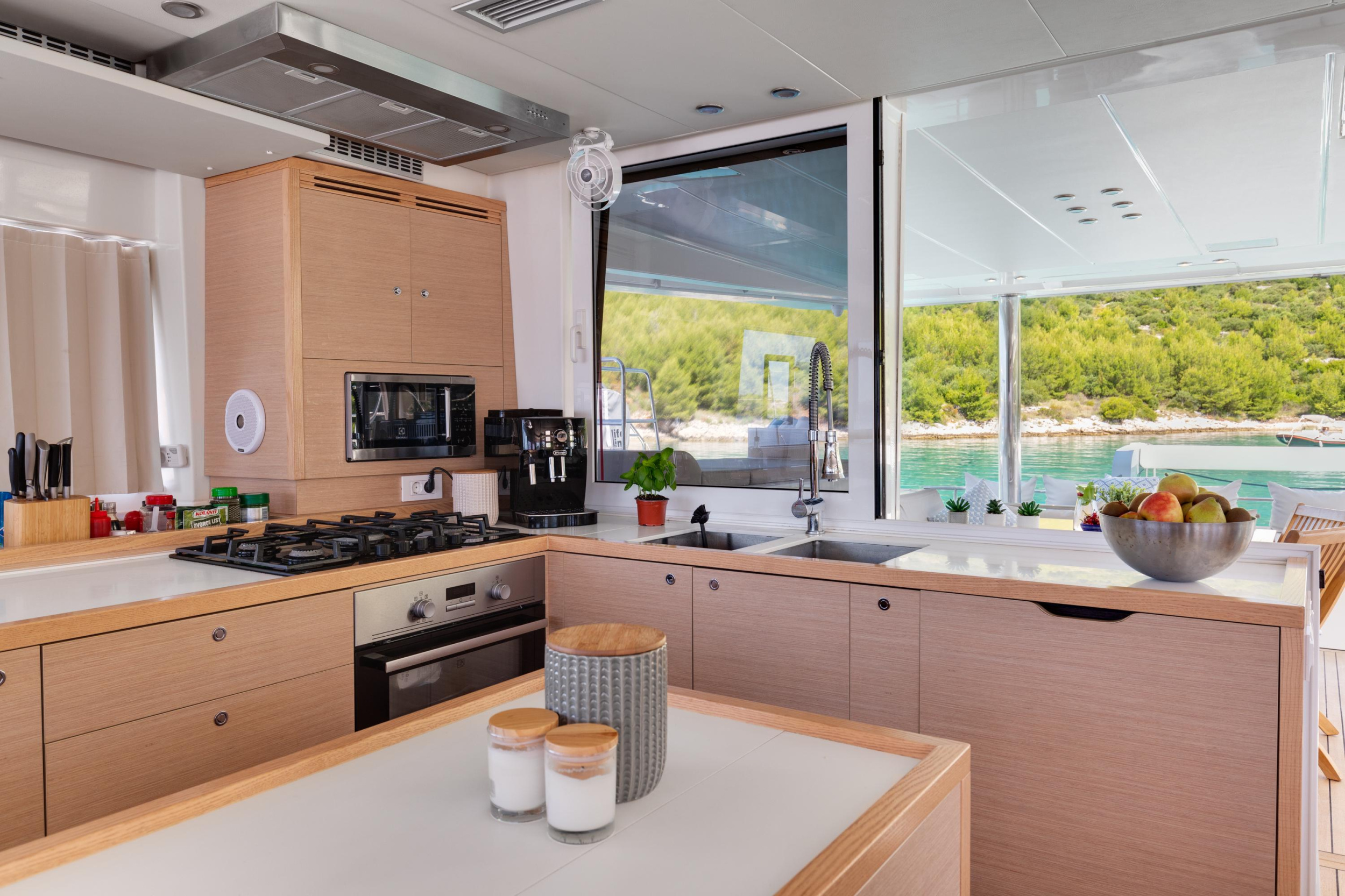 Photo #22 - Lagoon 560 (Cool Change) in Marina - 16462