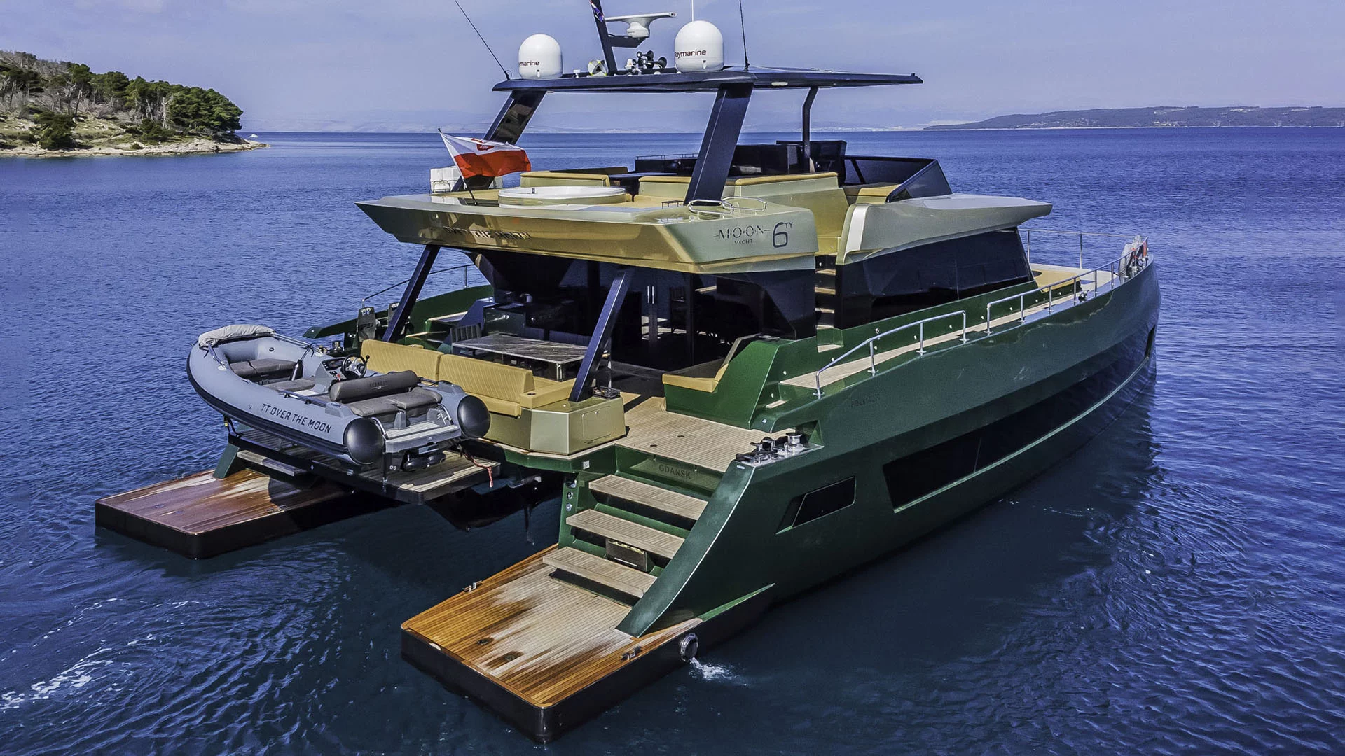 Moon Yacht 60 (Over The Moon)  - 18