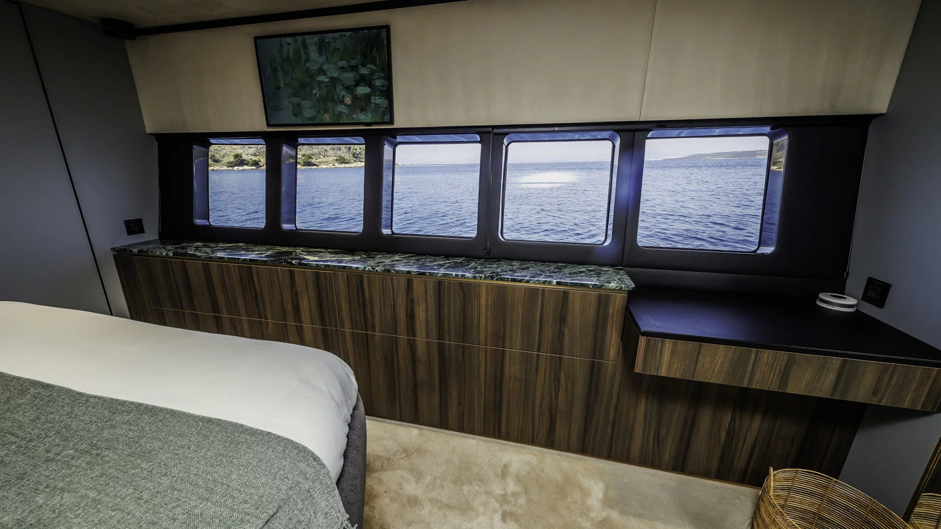 Moon Yacht 60 (Over The Moon)  - 5