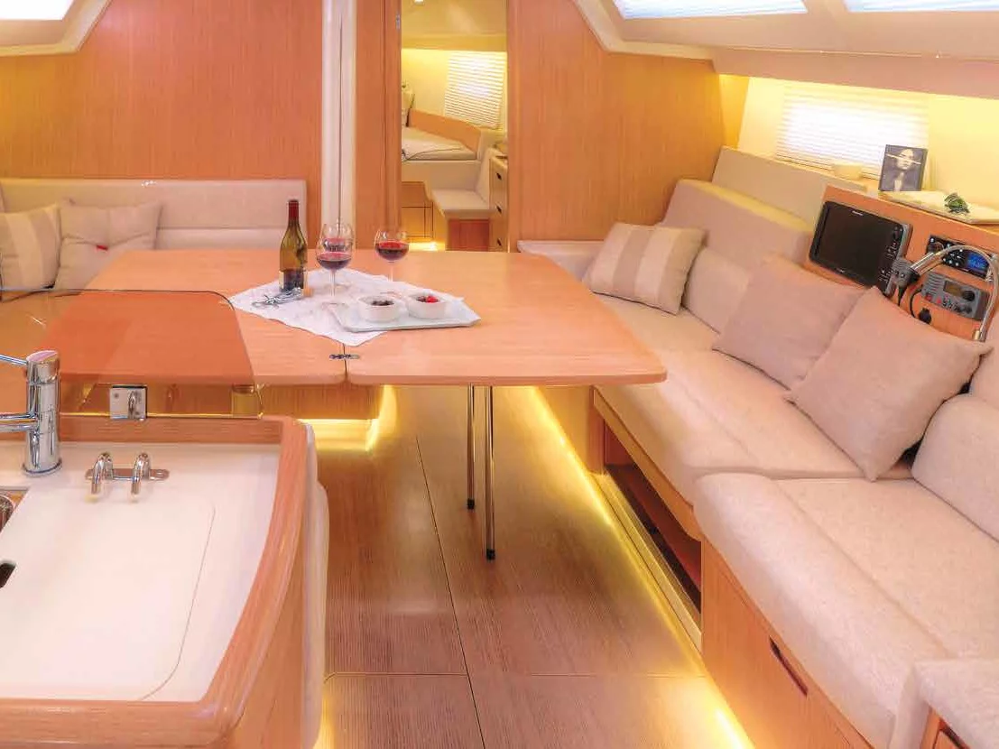 Azuree 46 (Djoulcaesar) Interior image - 25