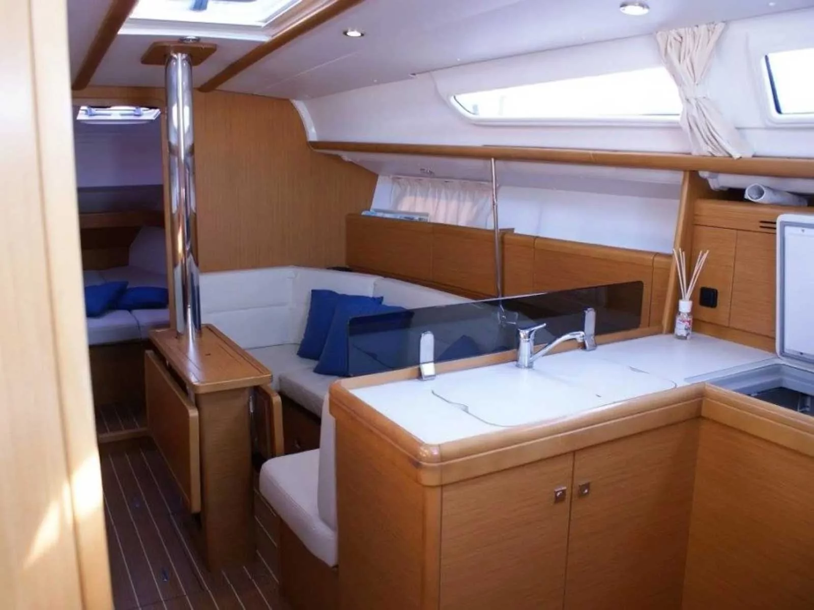 Sun Odyssey 36i (Frivola) Interior image - 6