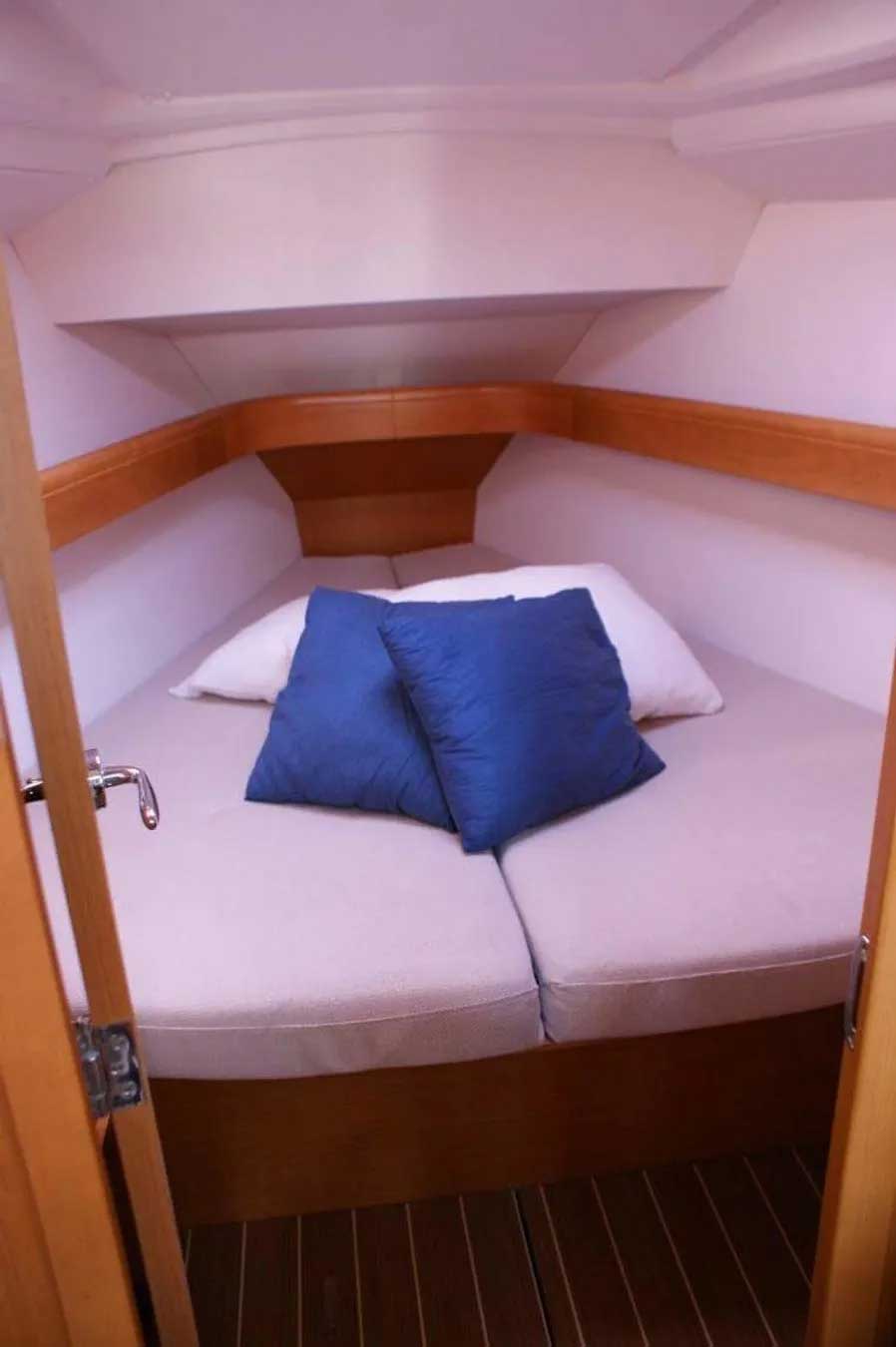 Photo #4 - Sun Odyssey 36i (Frivola) in Punta Ala - 23445