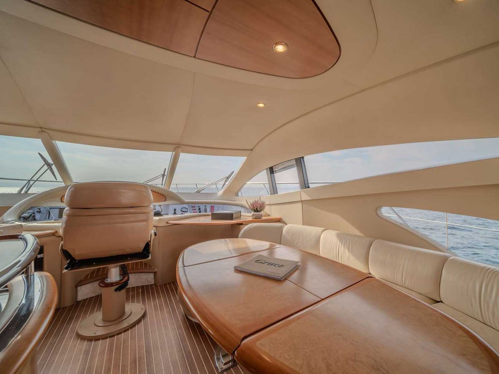 Photo #10 - Azimut 64 (Grace) en Lavrion - 23453