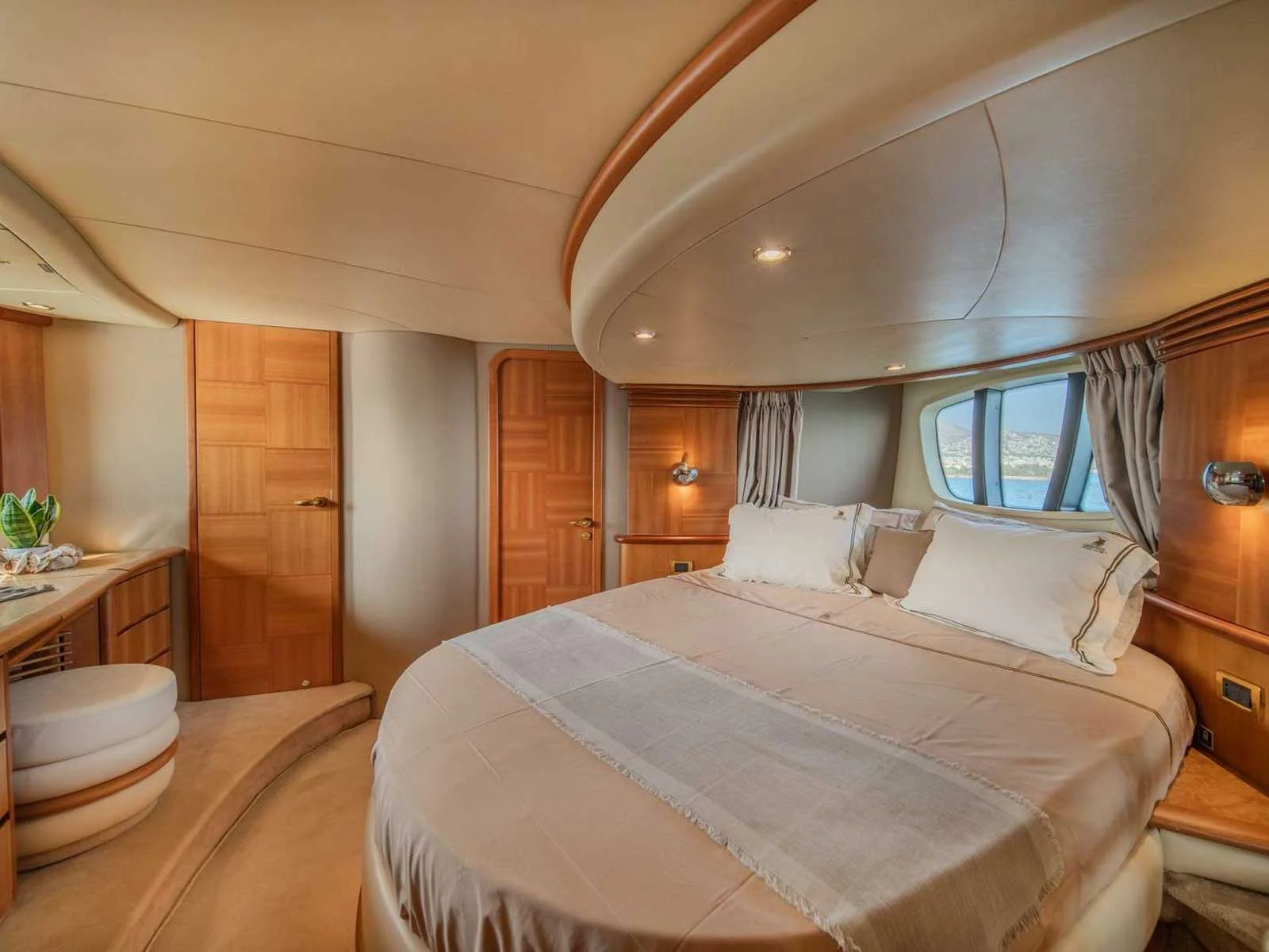 Azimut 64 (Grace)  - 4