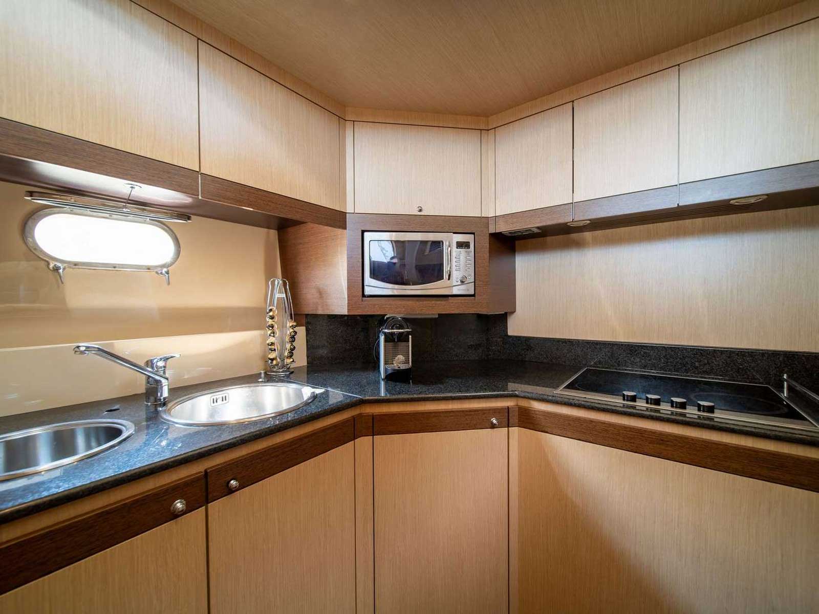 Photo #9 - Ferretti 550 (Carte Blanche) en Lavrion - 23454