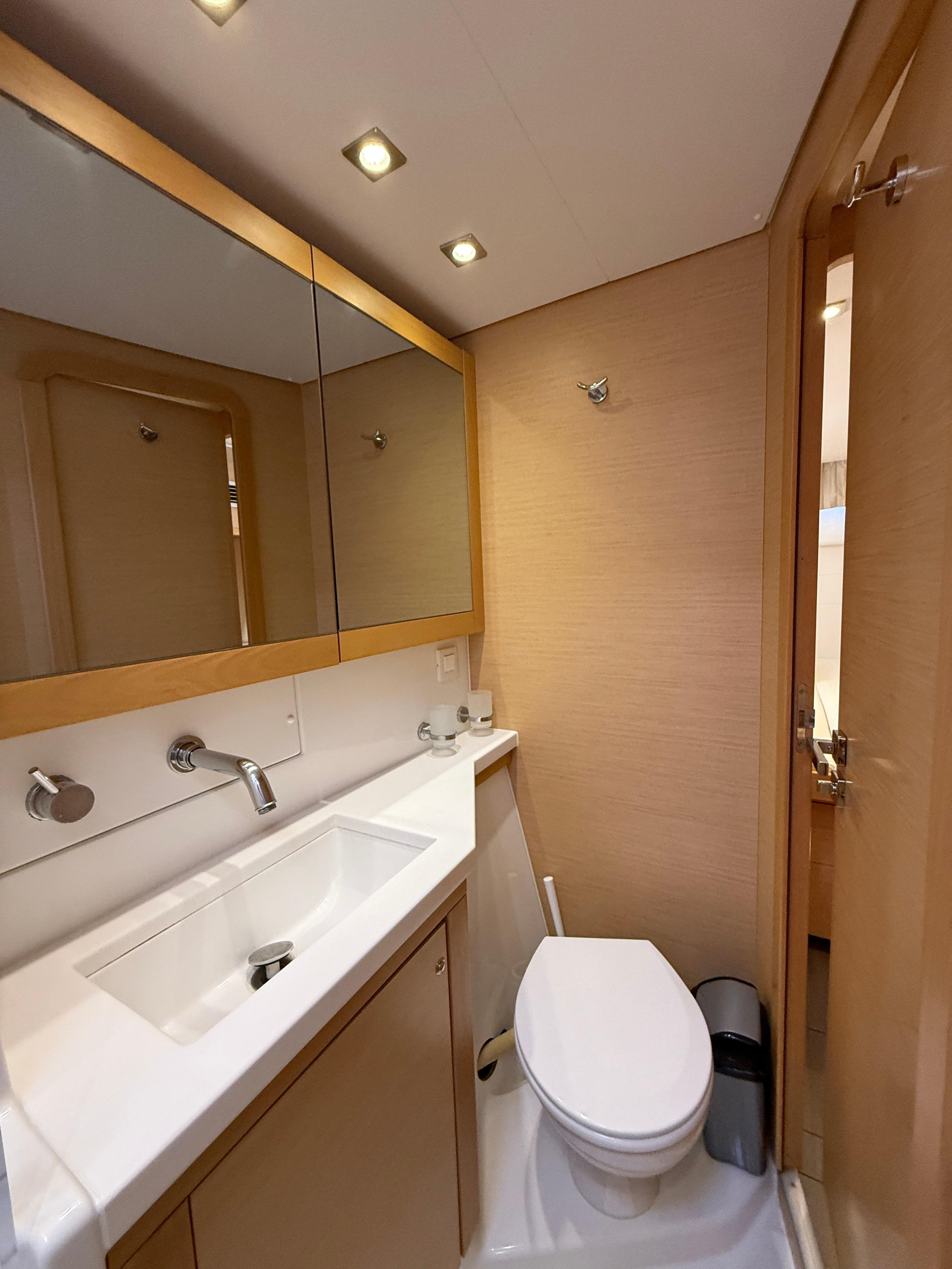 Photo #8 - Lagoon 450 Fly (Lu Lu) in Marmaris - 23355