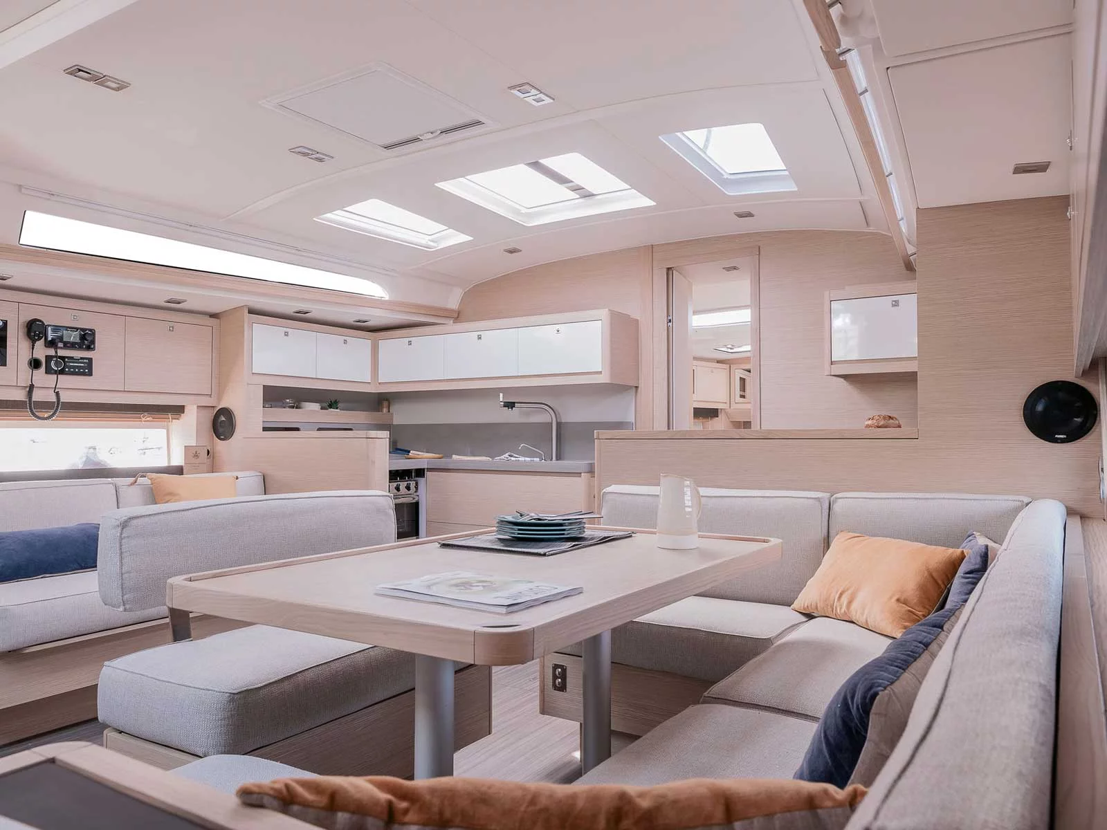 Dufour 470 (SCRUSCIU DU MARI) Interior image - 4