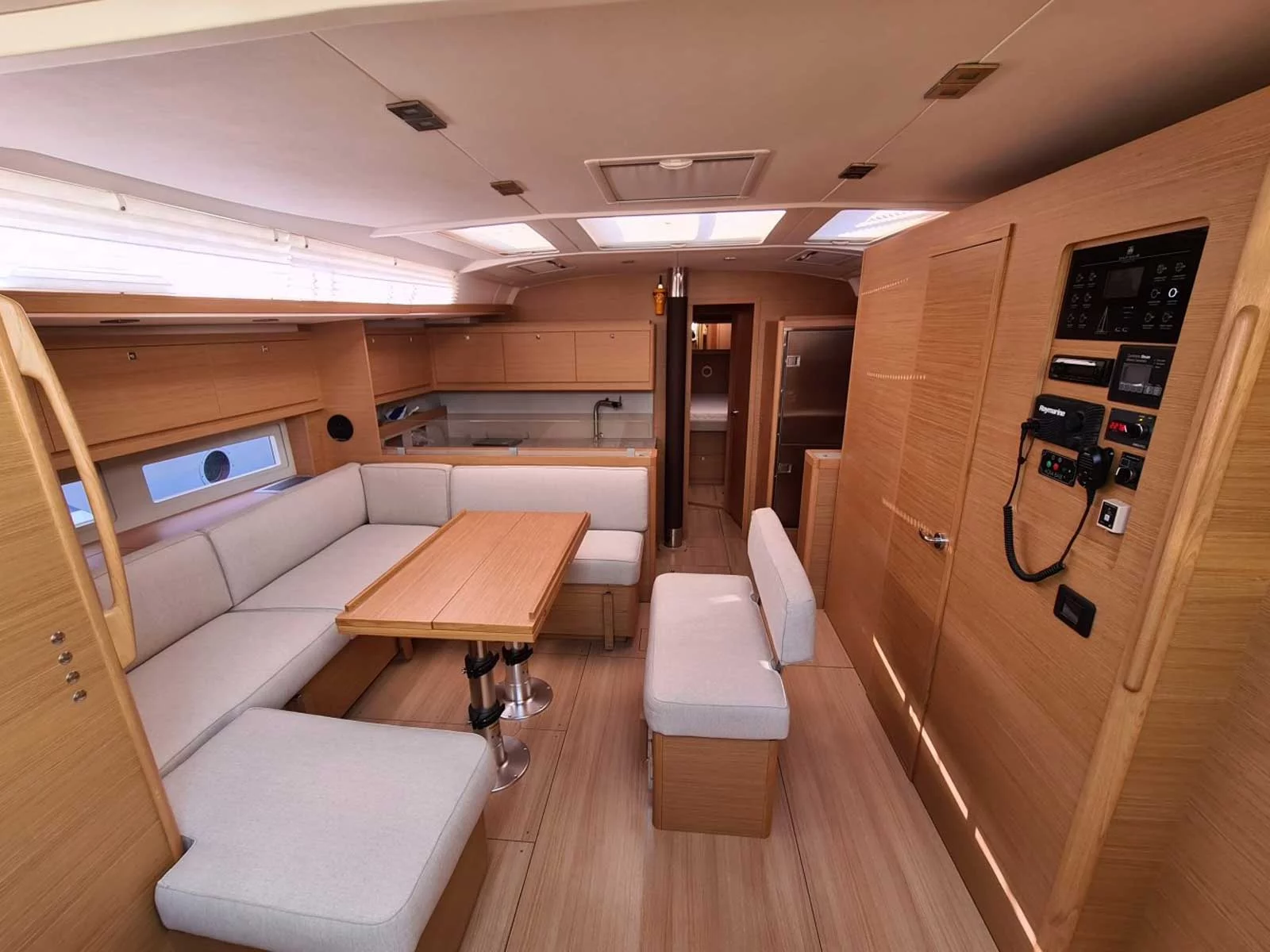 Dufour 530 (TADDARITA) Interior image - 7