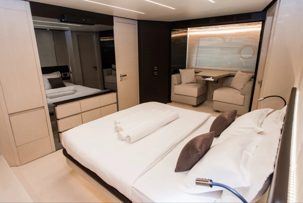 Photo #138 - Azimut 72 (Alyss) in Skradin - 23509