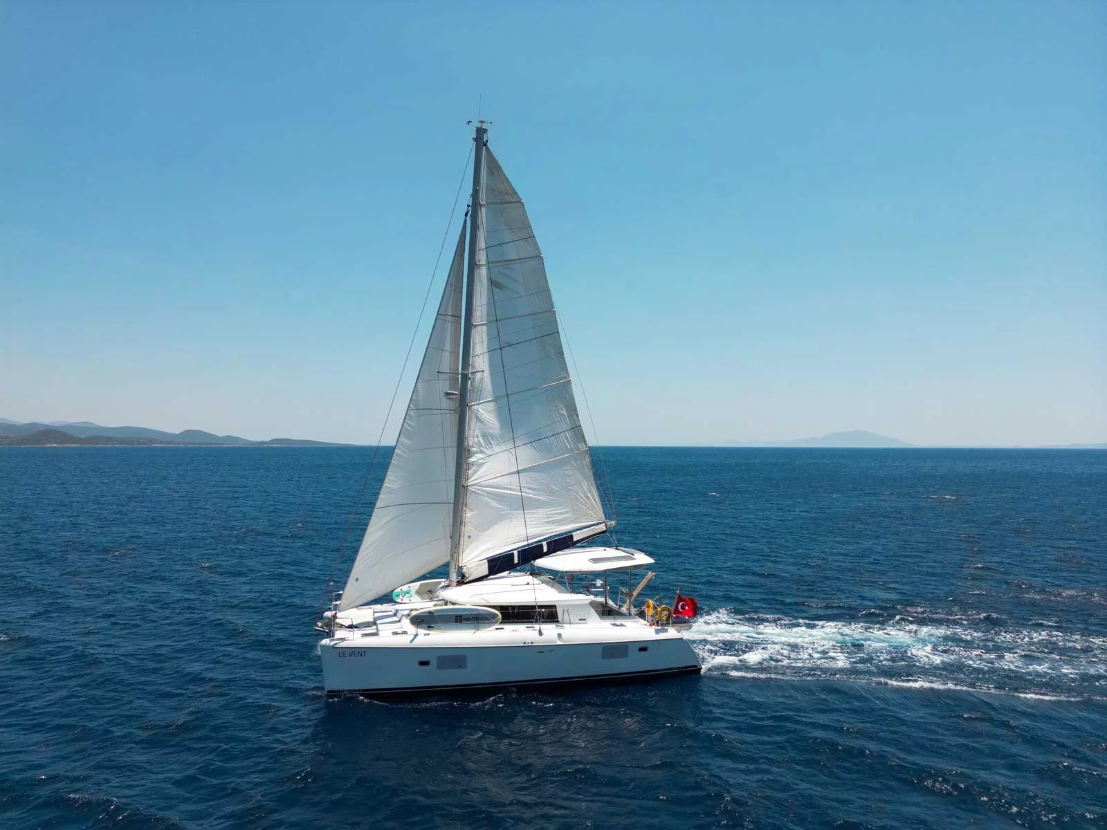 Lagoon 420 (LeVent) Main image - 0