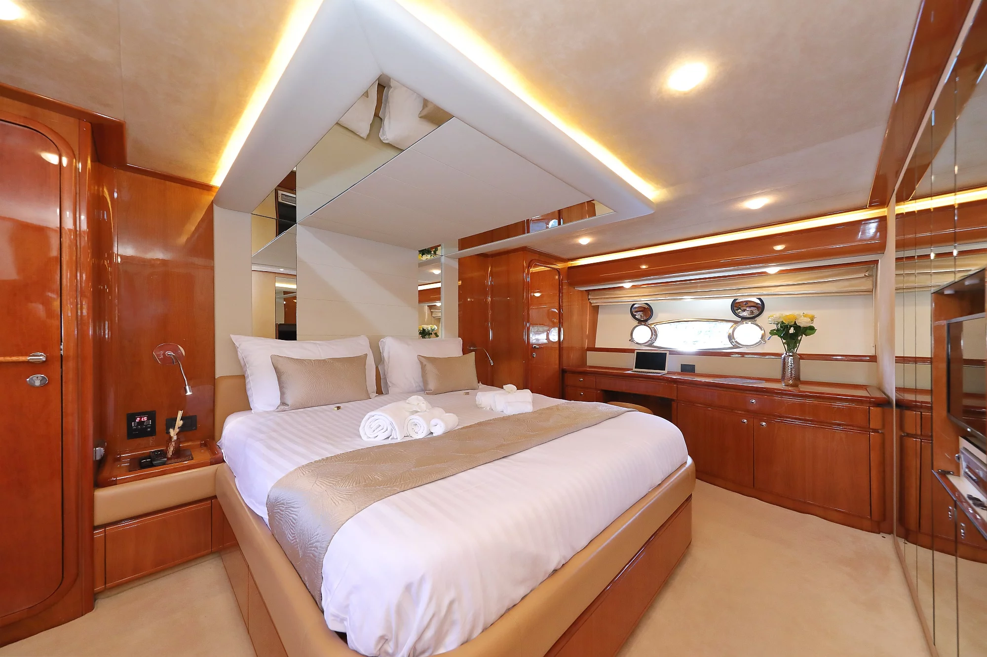 Ferretti 760 (Quo Vadis I)  - 16
