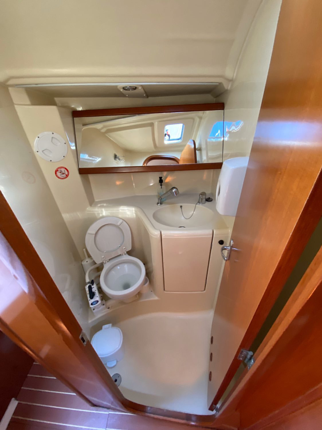 Photo #5 - Dufour 385 Grand Large (Godspeed) in Lefkada - 23523