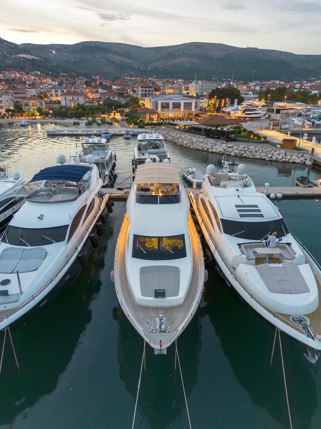 Photo #9 - Amer 86 (Lady Lona) in Trogir - 23555