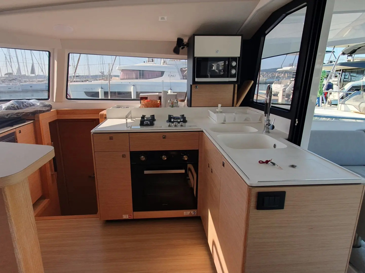 Photo #10 - Nautitech 44 Open (Double Memory) in Primosten - 23554